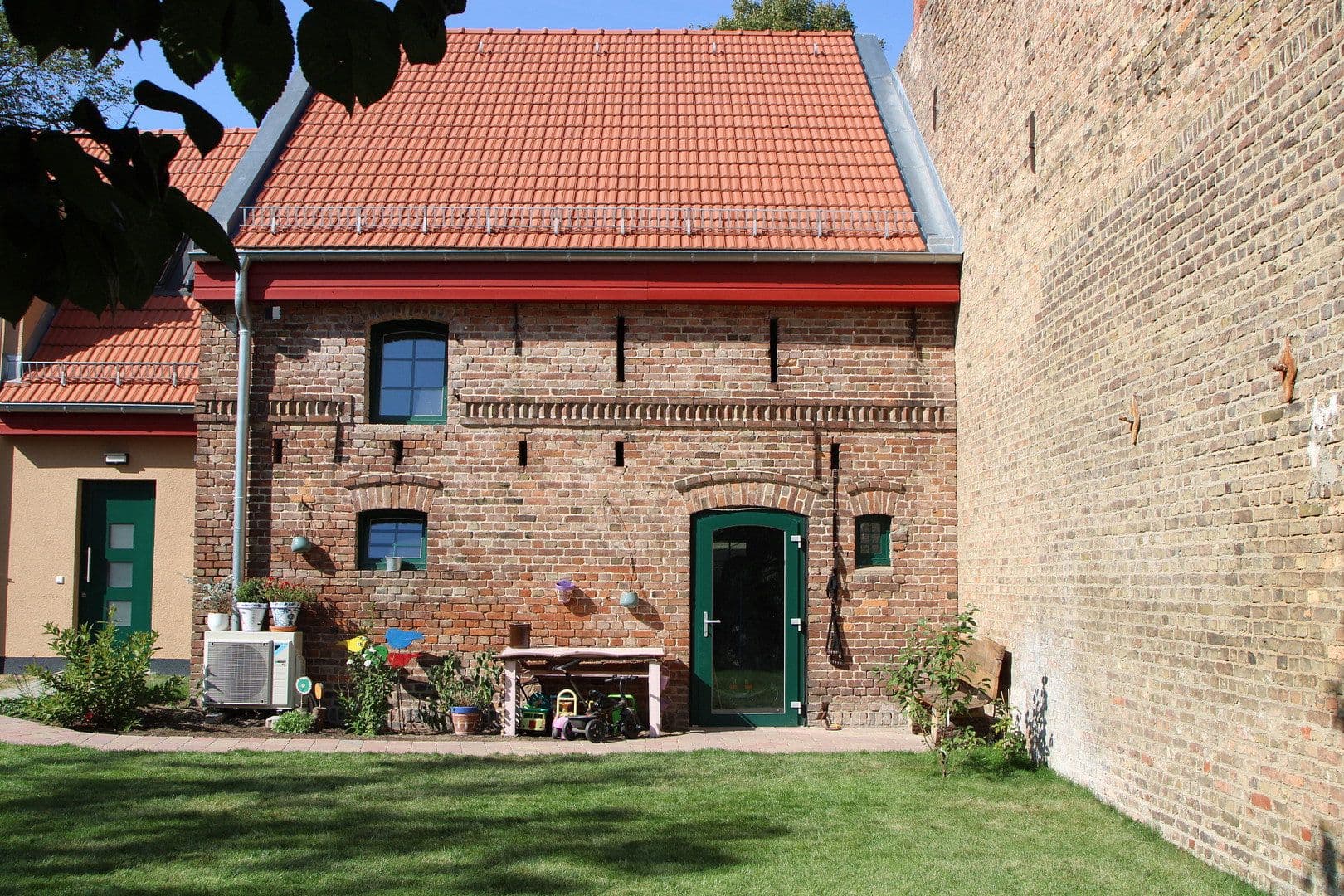 Predaj domu 149 m², pozemok 736 m², Nuthetal, Brandenbursko Predaj domu 149 m², pozemok 736 m², Nuthetal, Brandenbursko