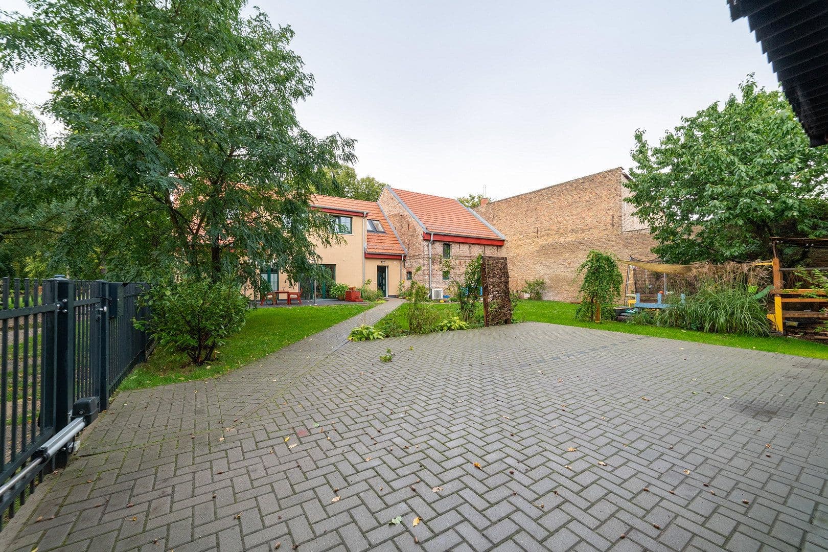 Predaj domu 149 m², pozemok 736 m², Nuthetal, Brandenbursko Predaj domu 149 m², pozemok 736 m², Nuthetal, Brandenbursko