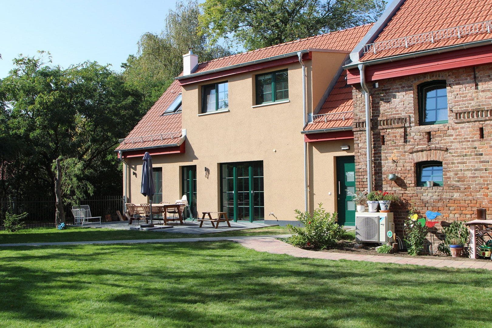 Predaj domu 149 m², pozemok 736 m², Nuthetal, Brandenbursko Predaj domu 149 m², pozemok 736 m², Nuthetal, Brandenbursko