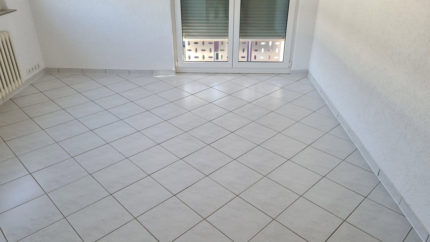 Prenájom bytu 3-izbový 78 m², Fellbach, Bádensko-Wurttembersko Prenájom bytu 3-izbový 78 m², Fellbach, Bádensko-Wurttembersko