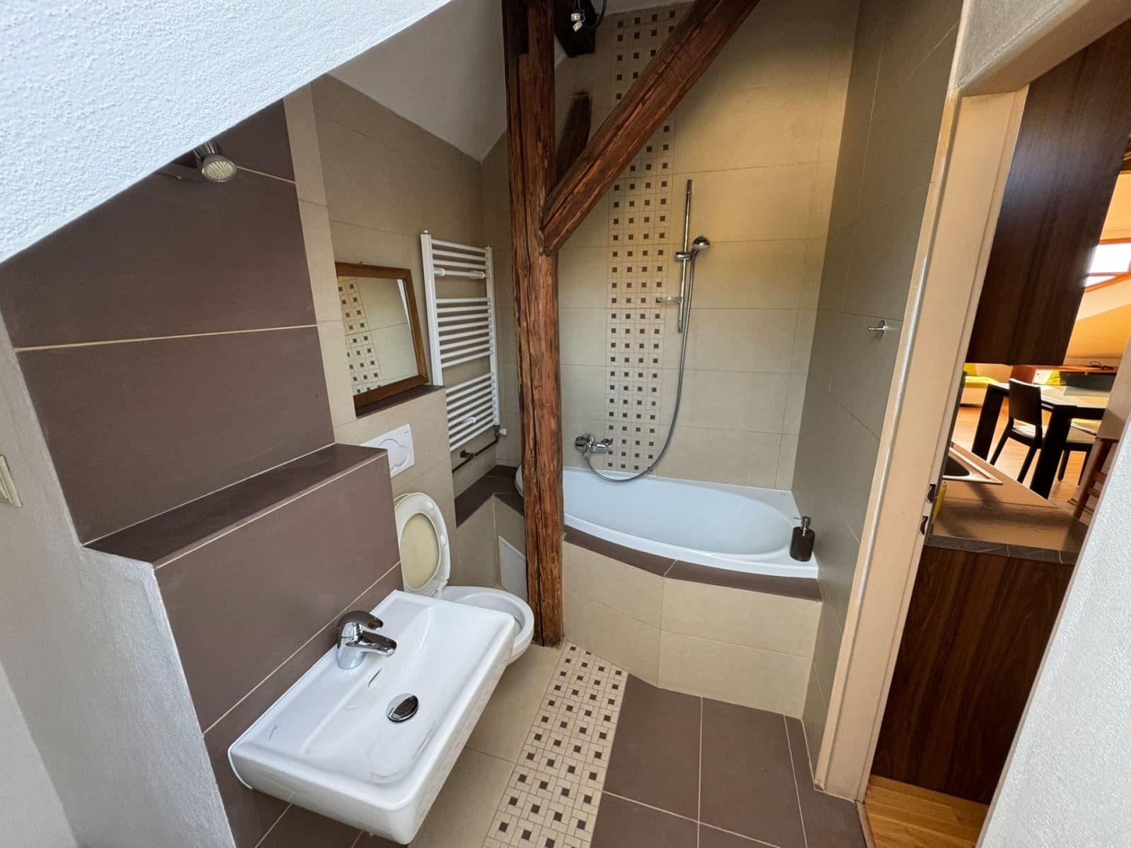 Prenájom bytu 3-izbový 82 m², Viniční, Brno, Jihomoravský kraj Prenájom bytu 3-izbový 82 m², Viniční, Brno, Jihomoravský kraj