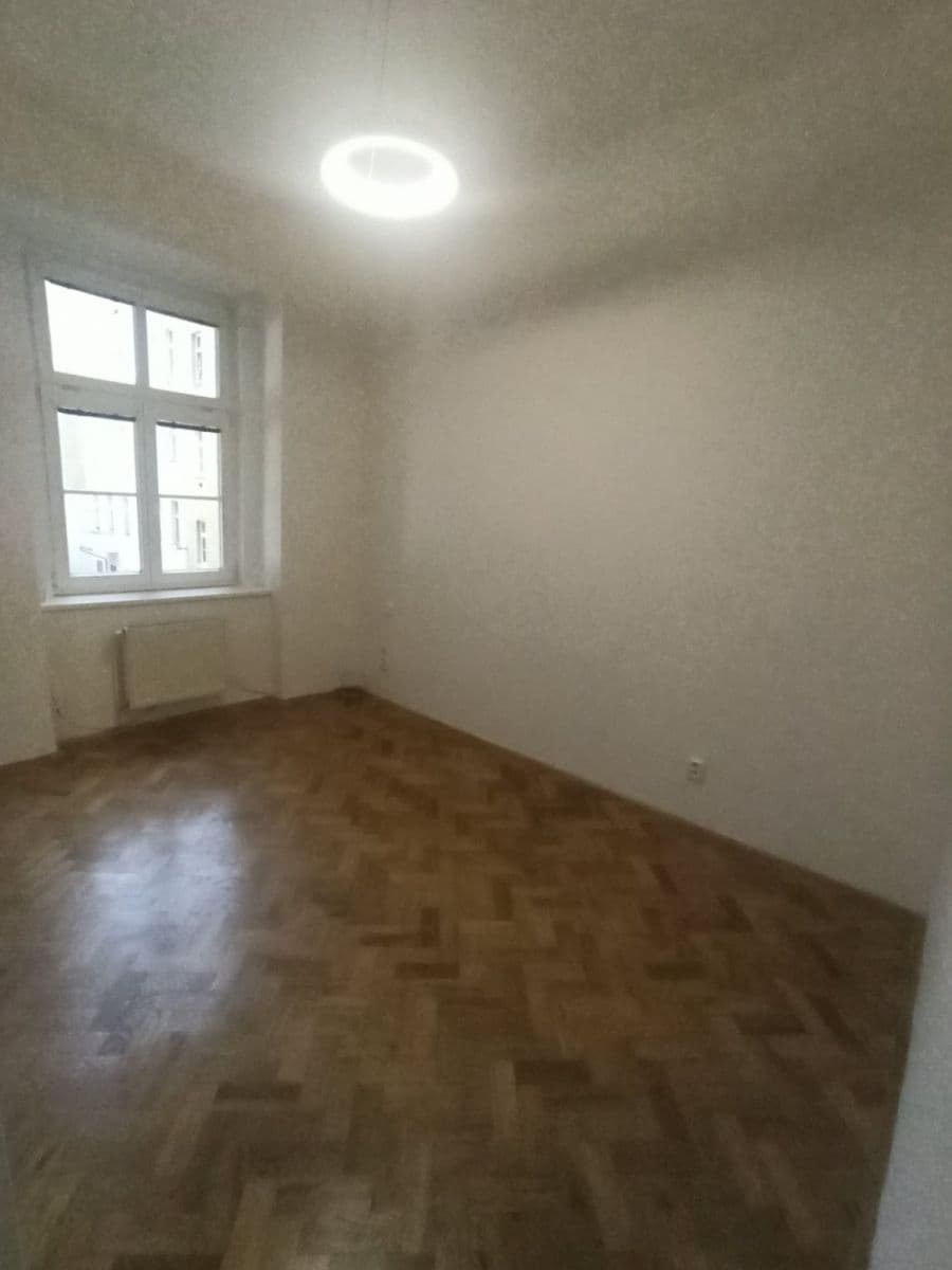 Prenájom bytu 3-izbový 90 m², Budečská, Praha, Praha Prenájom bytu 3-izbový 90 m², Budečská, Praha, Praha