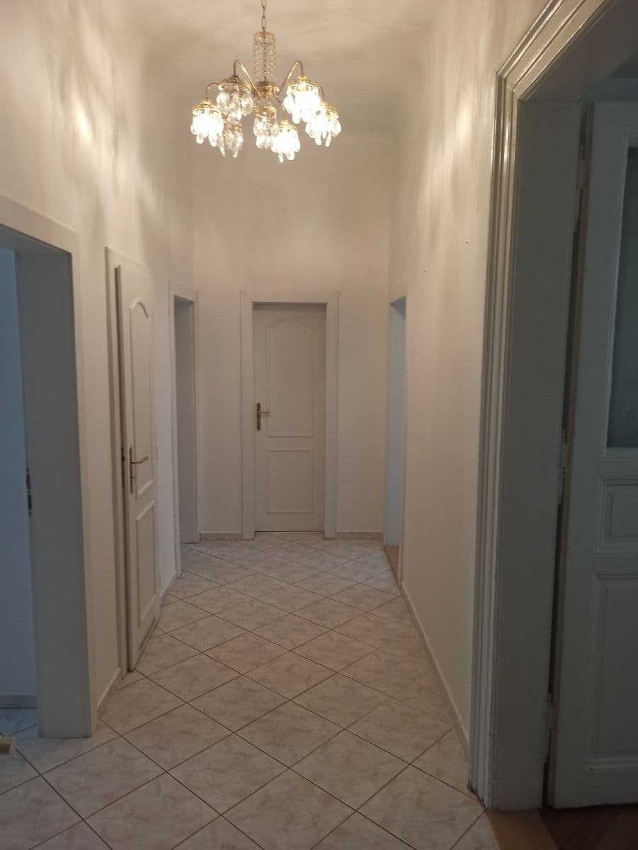Prenájom bytu 3-izbový 90 m², Budečská, Praha, Praha Prenájom bytu 3-izbový 90 m², Budečská, Praha, Praha