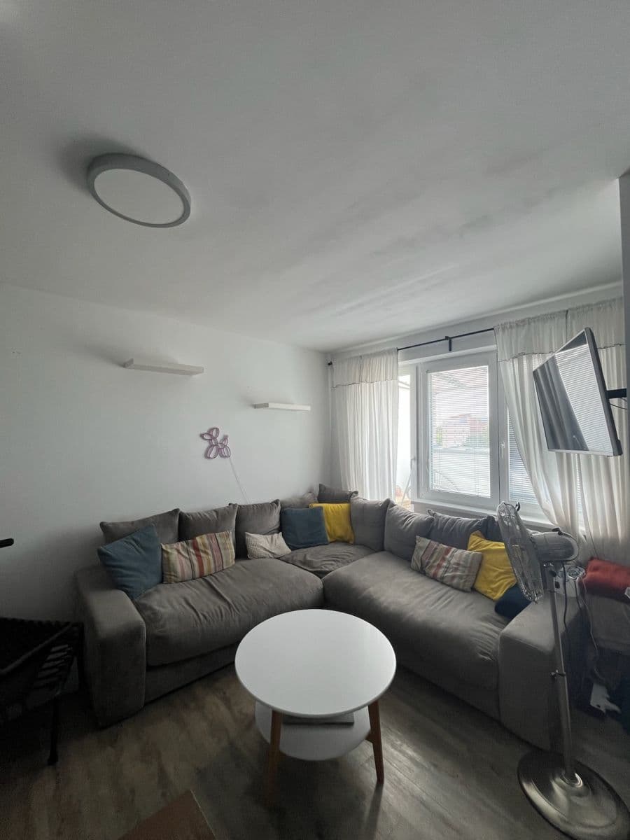 Prenájom bytu 3-izbový 83 m², Podpěrova, Brno, Jihomoravský kraj Prenájom bytu 3-izbový 83 m², Podpěrova, Brno, Jihomoravský kraj