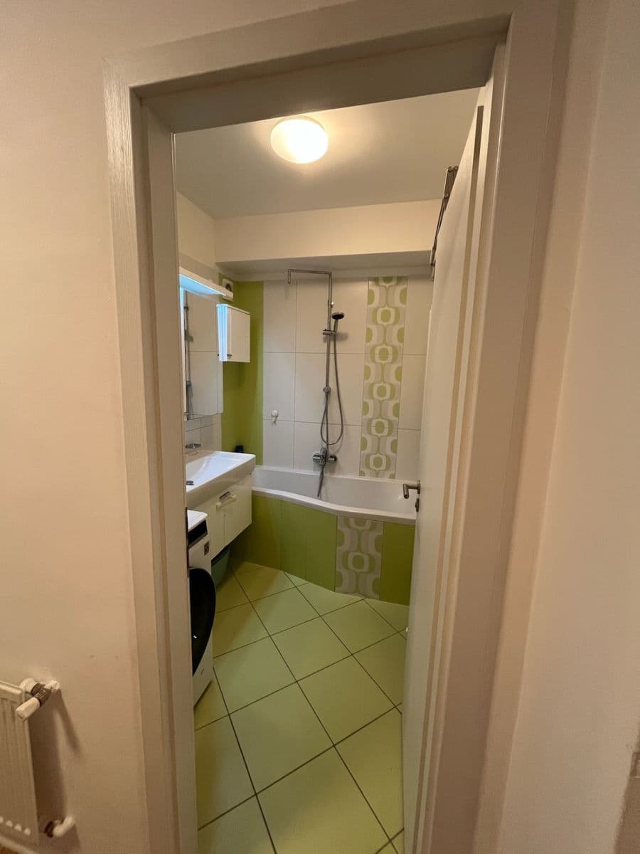 Prenájom bytu 3-izbový 83 m², Podpěrova, Brno, Jihomoravský kraj Prenájom bytu 3-izbový 83 m², Podpěrova, Brno, Jihomoravský kraj