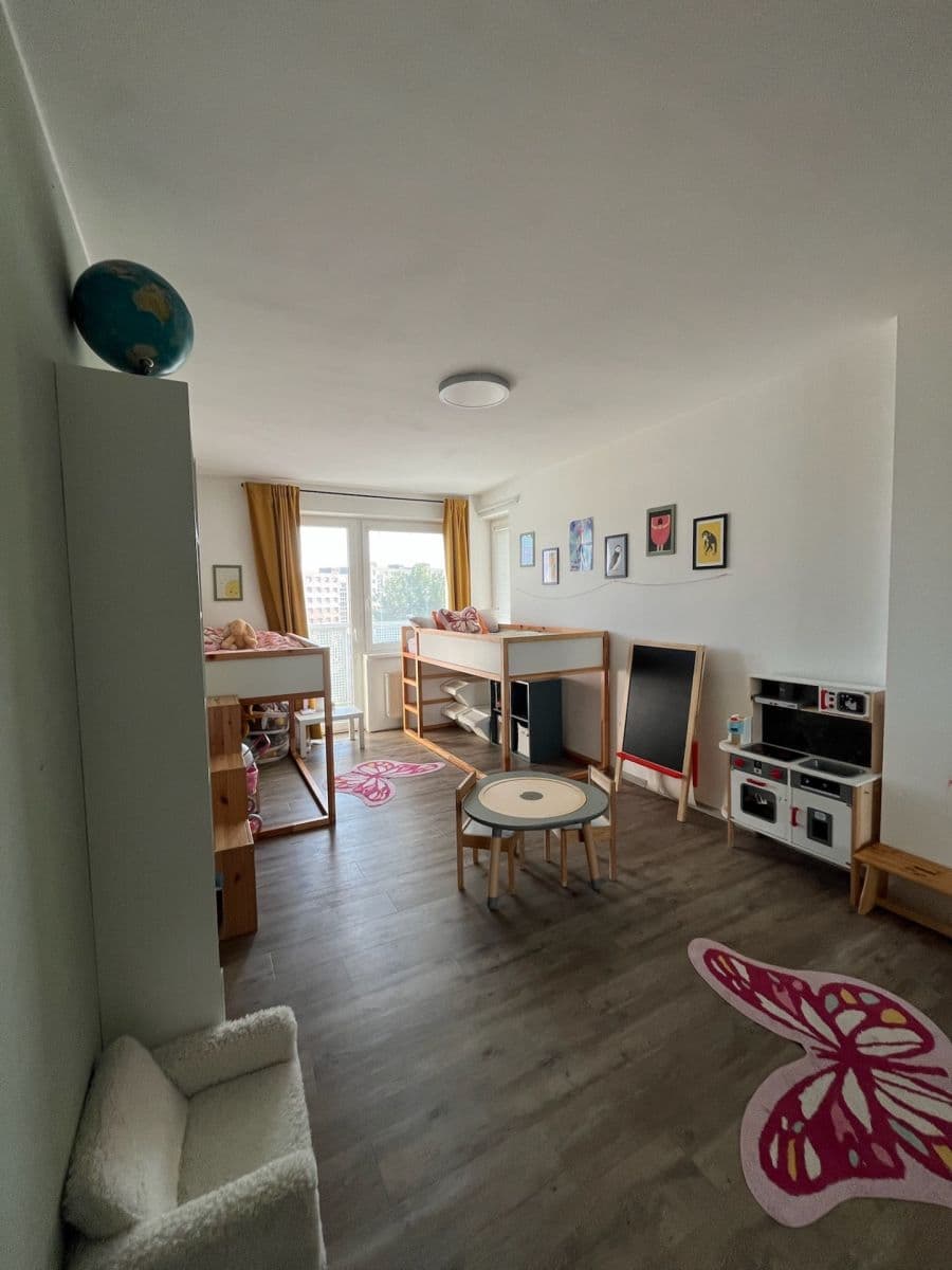 Prenájom bytu 3-izbový 83 m², Podpěrova, Brno, Jihomoravský kraj Prenájom bytu 3-izbový 83 m², Podpěrova, Brno, Jihomoravský kraj