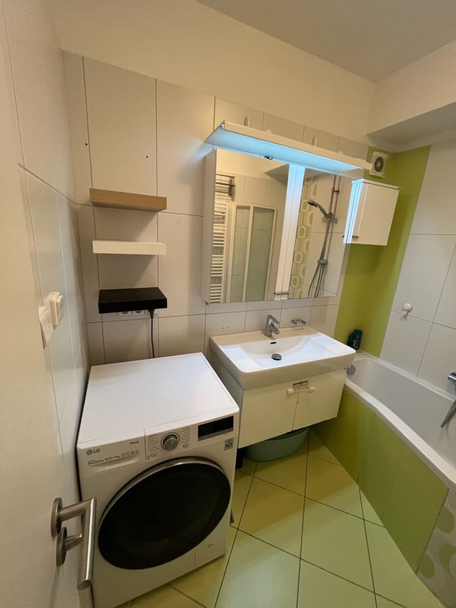 Prenájom bytu 3-izbový 83 m², Podpěrova, Brno, Jihomoravský kraj Prenájom bytu 3-izbový 83 m², Podpěrova, Brno, Jihomoravský kraj