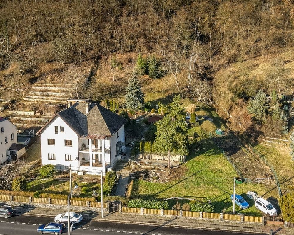 Prenájom bytu 4-izbový 150 m², Opletalova, Ústí nad Labem, Ústecký kraj Prenájom bytu 4-izbový 150 m², Opletalova, Ústí nad Labem, Ústecký kraj
