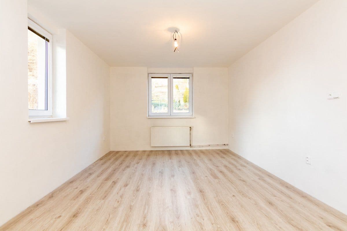 Prenájom bytu 4-izbový 150 m², Opletalova, Ústí nad Labem, Ústecký kraj Prenájom bytu 4-izbový 150 m², Opletalova, Ústí nad Labem, Ústecký kraj