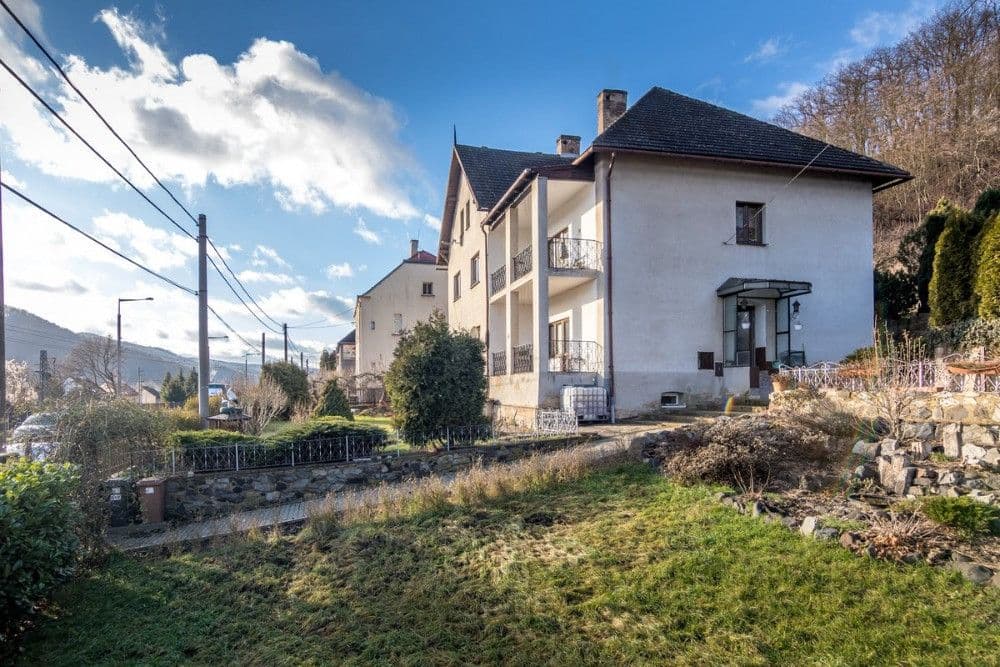 Prenájom bytu 4-izbový 150 m², Opletalova, Ústí nad Labem, Ústecký kraj Prenájom bytu 4-izbový 150 m², Opletalova, Ústí nad Labem, Ústecký kraj