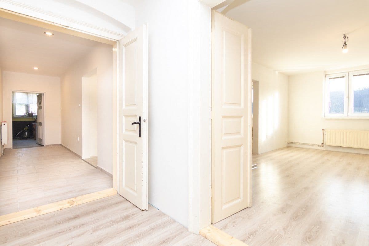 Prenájom bytu 4-izbový 150 m², Opletalova, Ústí nad Labem, Ústecký kraj Prenájom bytu 4-izbový 150 m², Opletalova, Ústí nad Labem, Ústecký kraj