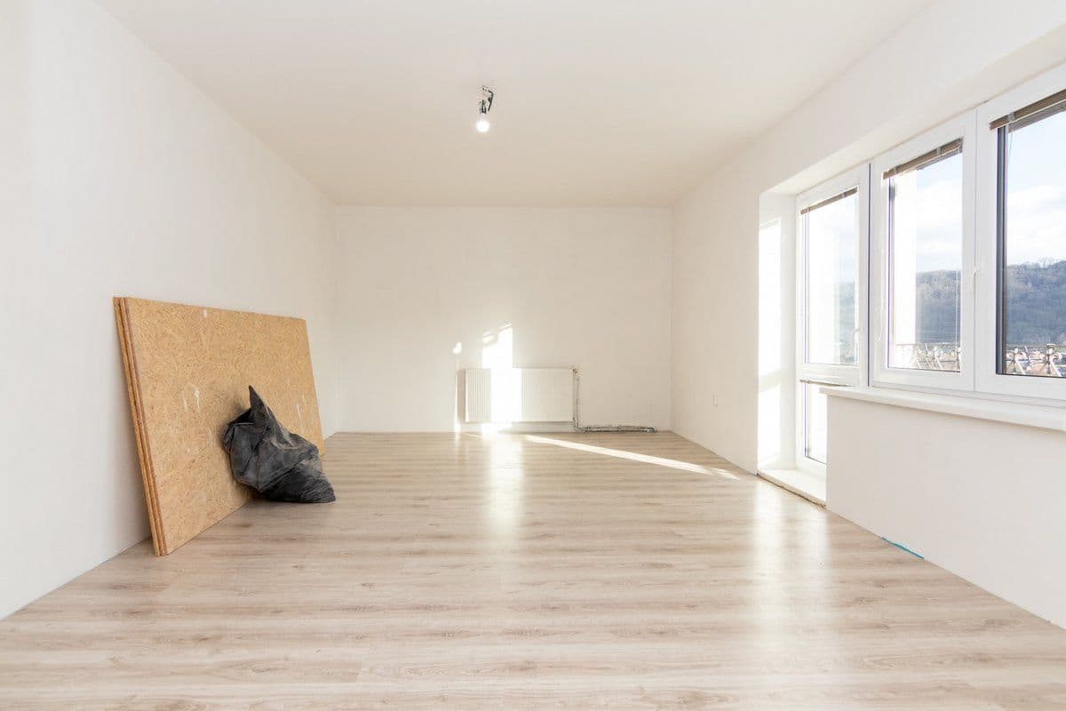 Prenájom bytu 4-izbový 150 m², Opletalova, Ústí nad Labem, Ústecký kraj Prenájom bytu 4-izbový 150 m², Opletalova, Ústí nad Labem, Ústecký kraj