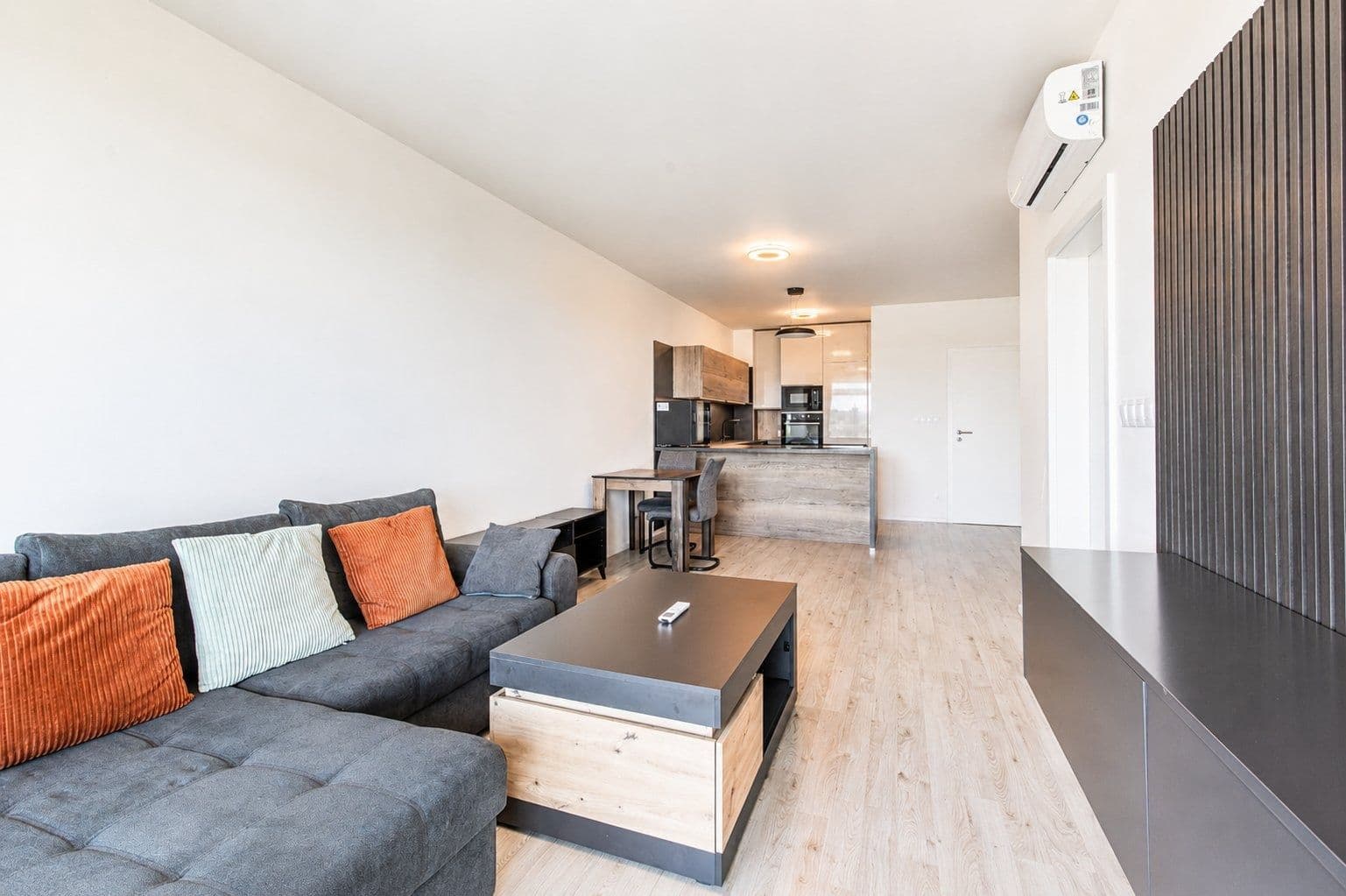 Prenájom bytu 2-izbový 60 m², Velvarská, Horoměřice, Středočeský kraj Prenájom bytu 2-izbový 60 m², Velvarská, Horoměřice, Středočeský kraj