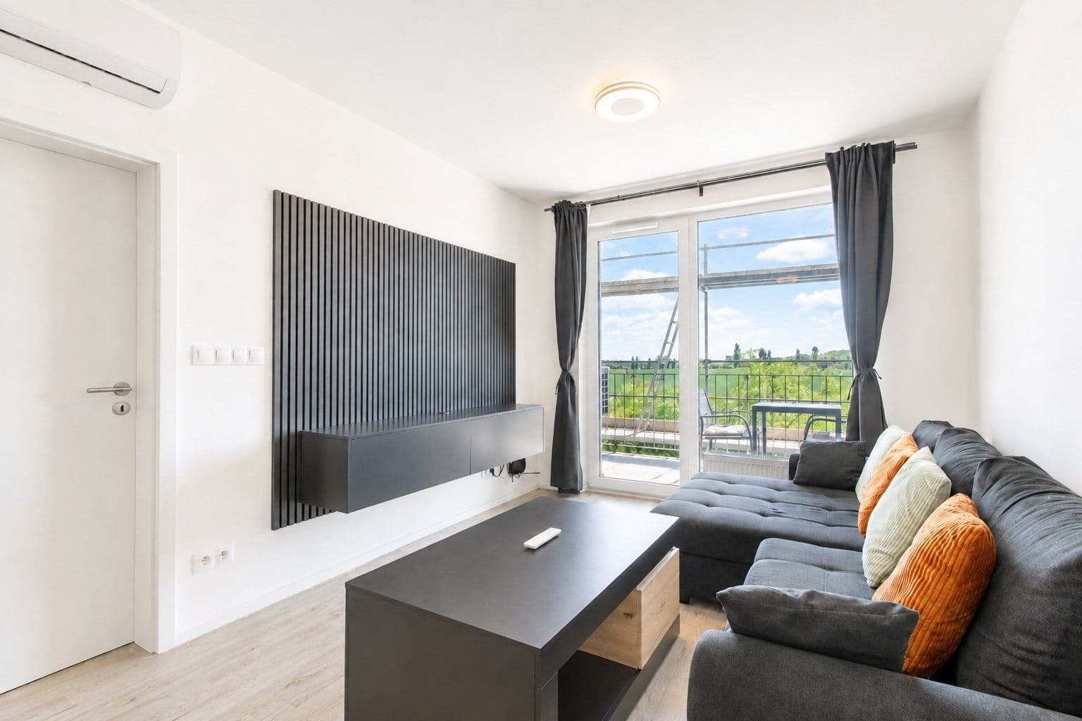 Prenájom bytu 2-izbový 60 m², Velvarská, Horoměřice, Středočeský kraj Prenájom bytu 2-izbový 60 m², Velvarská, Horoměřice, Středočeský kraj