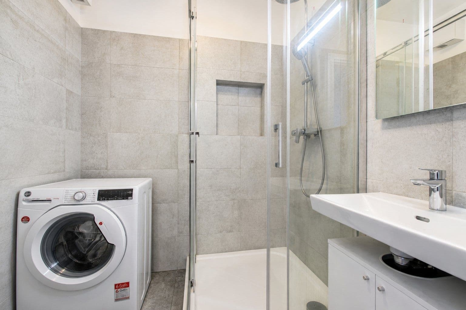 Prenájom bytu 2-izbový 60 m², Velvarská, Horoměřice, Středočeský kraj Prenájom bytu 2-izbový 60 m², Velvarská, Horoměřice, Středočeský kraj