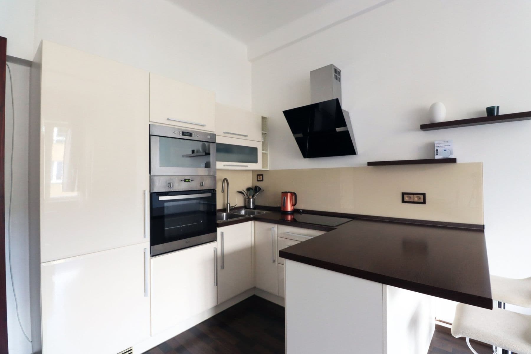 Prenájom bytu 2-izbový 46 m², Křižíkova, Praha, Praha Prenájom bytu 2-izbový 46 m², Křižíkova, Praha, Praha