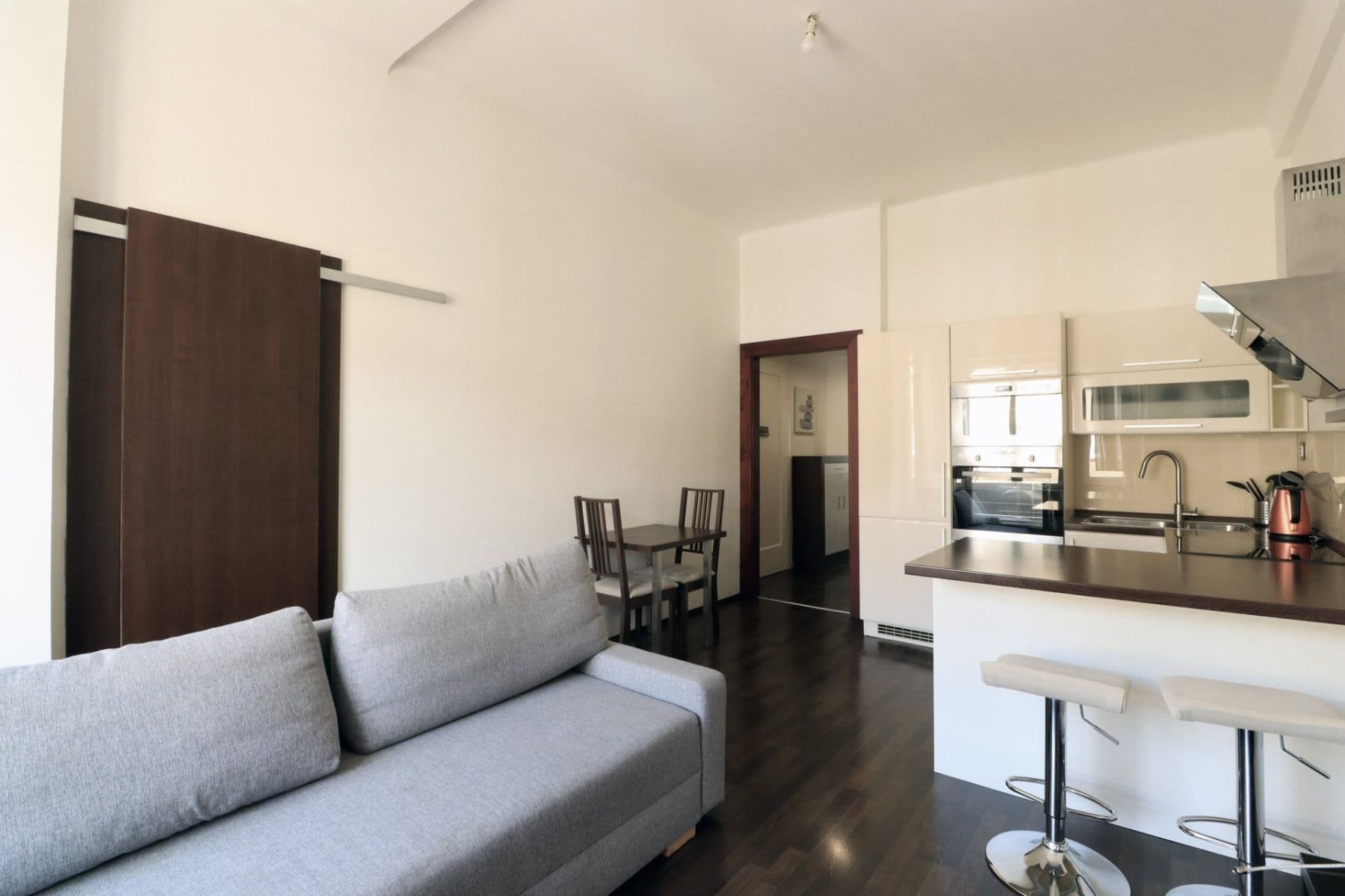 Prenájom bytu 2-izbový 46 m², Křižíkova, Praha, Praha Prenájom bytu 2-izbový 46 m², Křižíkova, Praha, Praha