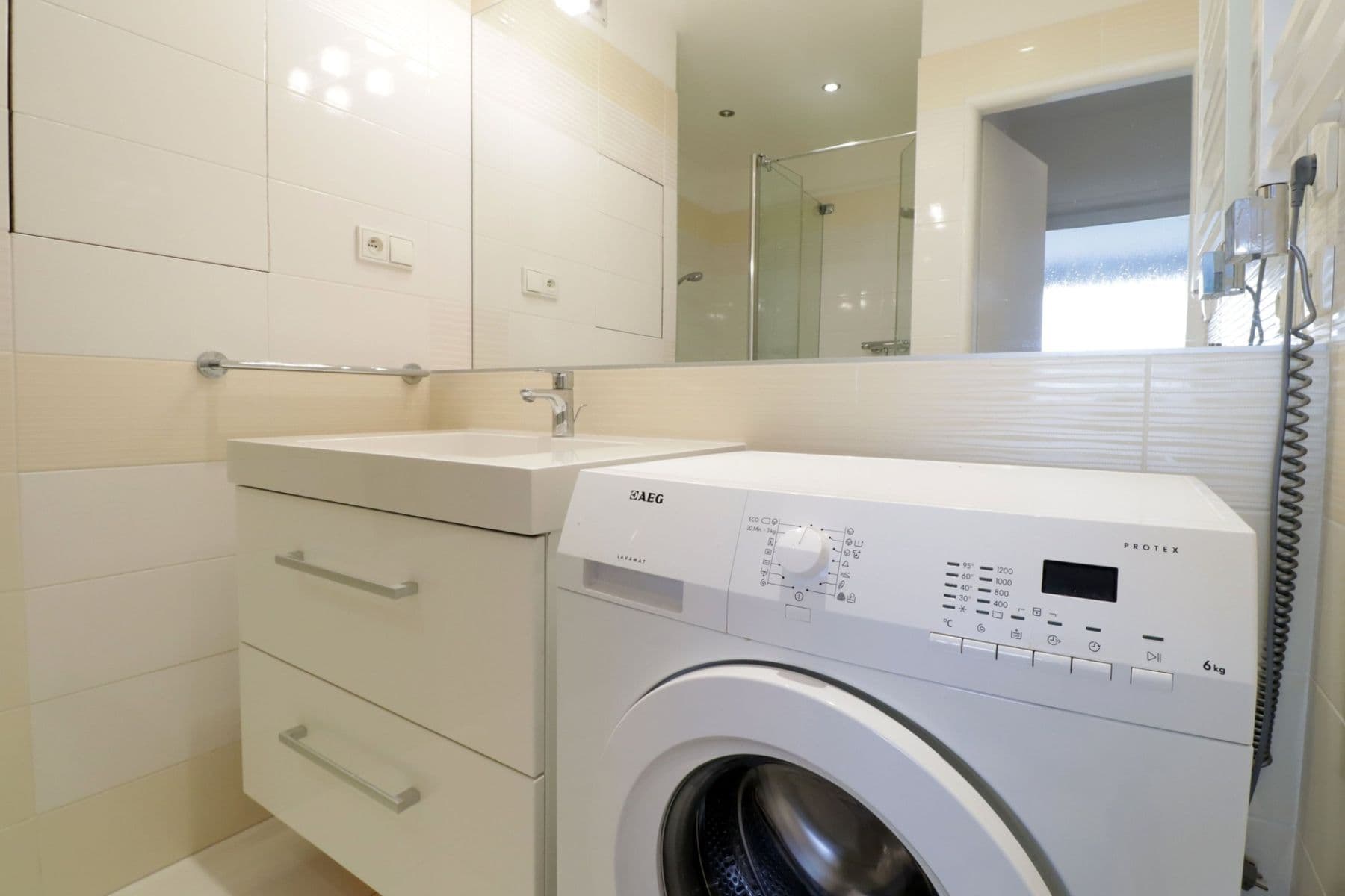 Prenájom bytu 3-izbový 73 m², Křivá, Praha, Praha Prenájom bytu 3-izbový 73 m², Křivá, Praha, Praha
