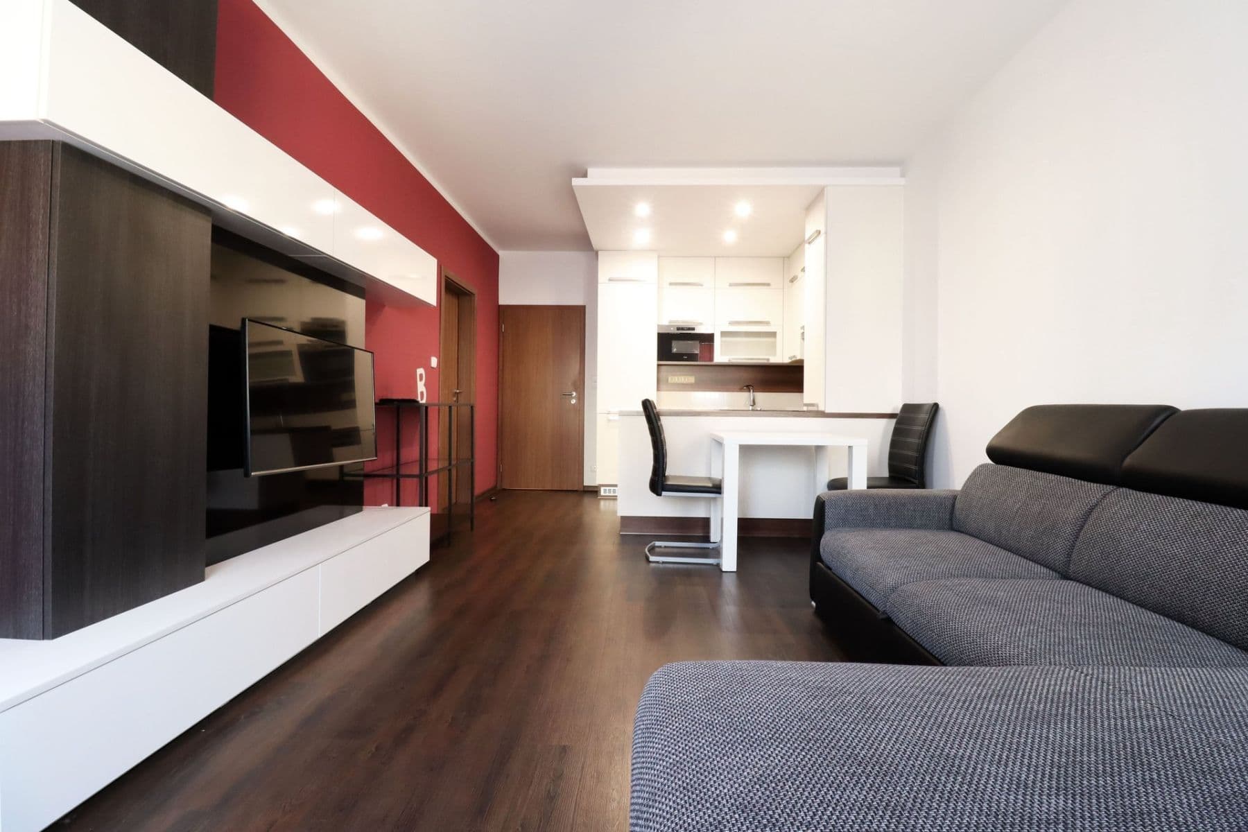 Prenájom bytu 2-izbový 49 m², Padovská, Praha, Praha Prenájom bytu 2-izbový 49 m², Padovská, Praha, Praha