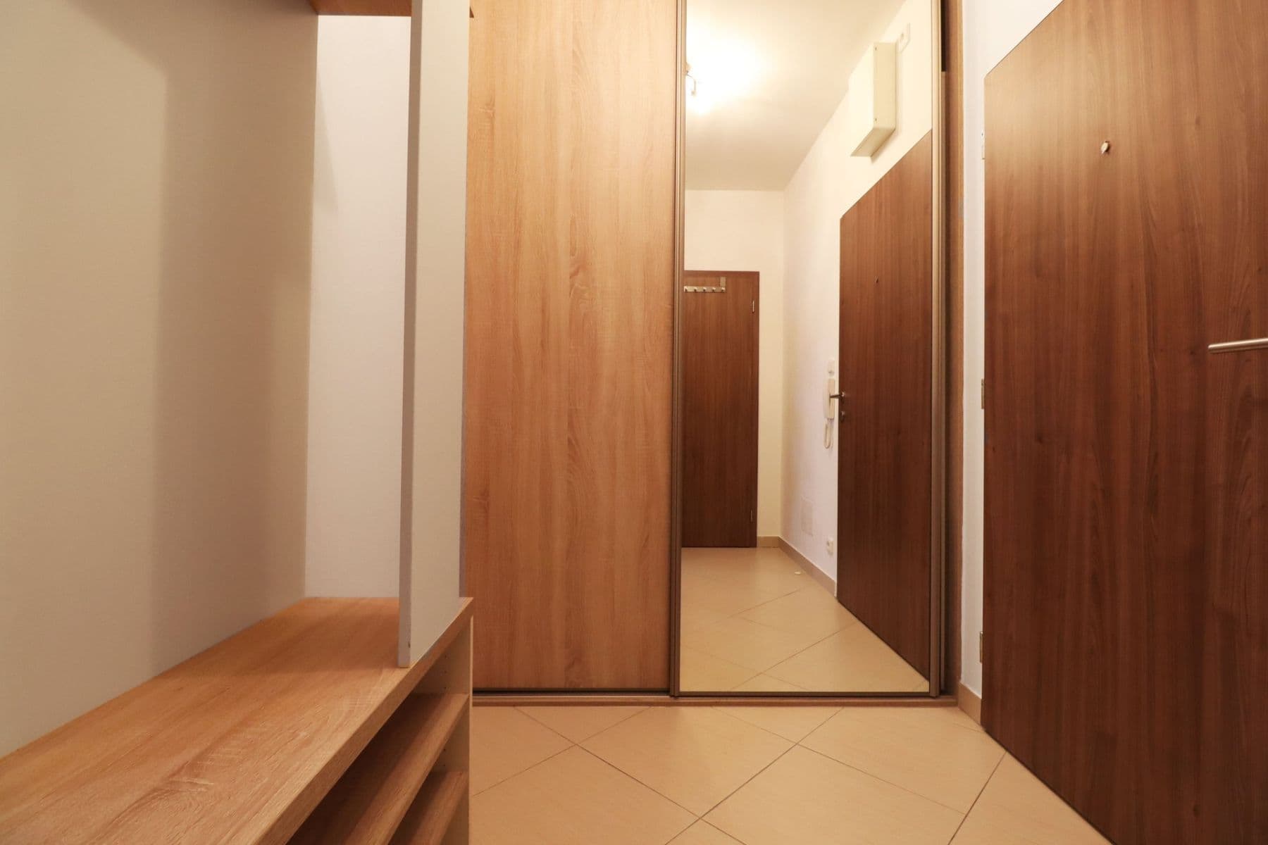 Prenájom bytu 2-izbový 49 m², Padovská, Praha, Praha Prenájom bytu 2-izbový 49 m², Padovská, Praha, Praha