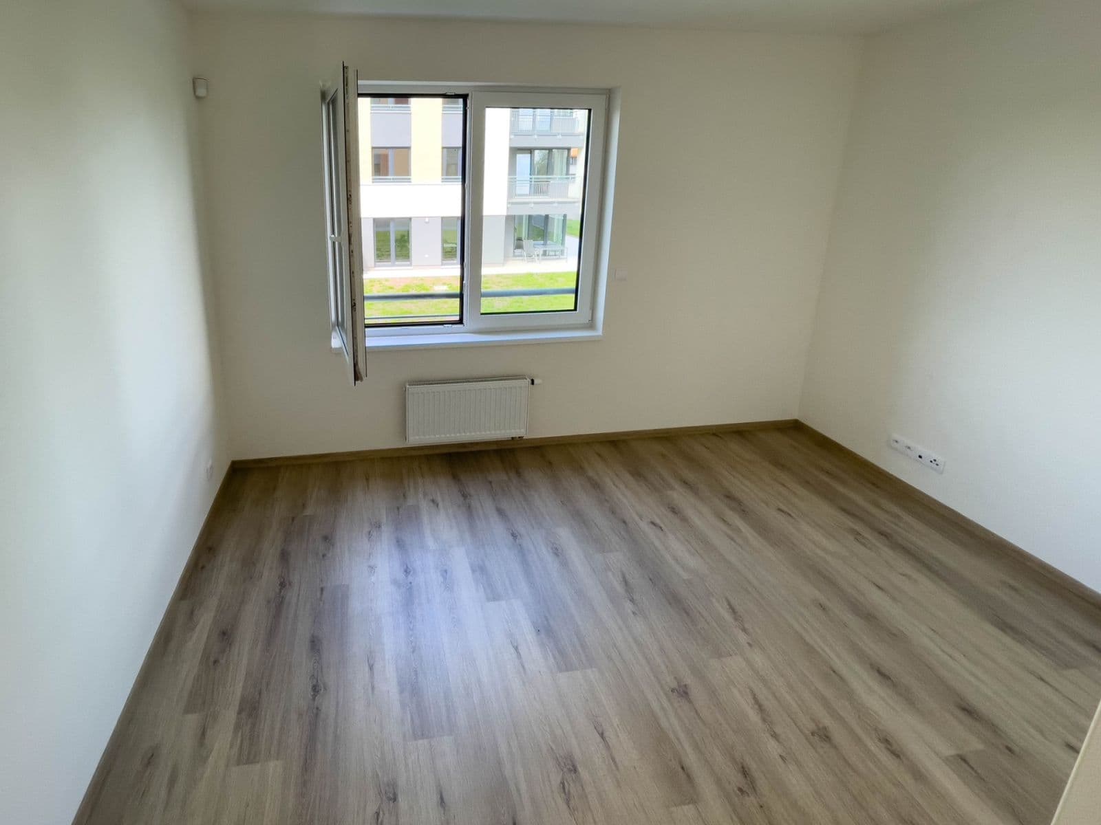 Prenájom bytu 3-izbový 71 m², K Metru, Praha, Praha Prenájom bytu 3-izbový 71 m², K Metru, Praha, Praha