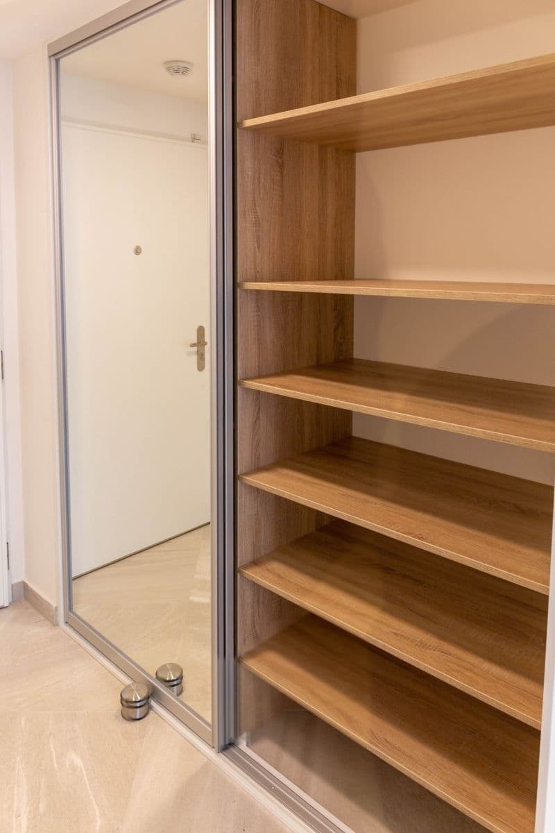 Prenájom bytu 3-izbový 71 m², K Metru, Praha, Praha Prenájom bytu 3-izbový 71 m², K Metru, Praha, Praha
