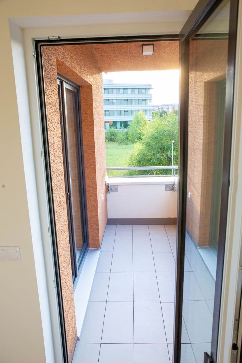 Prenájom bytu 3-izbový 71 m², K Metru, Praha, Praha Prenájom bytu 3-izbový 71 m², K Metru, Praha, Praha