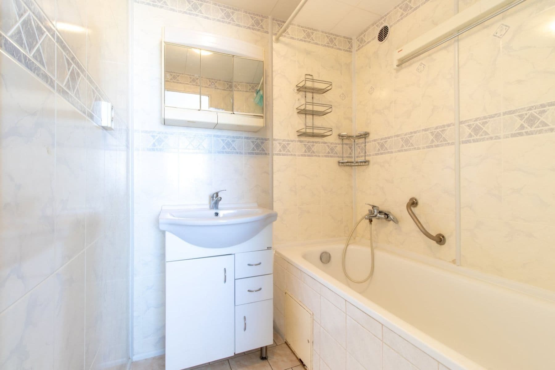 Prenájom bytu 3-izbový 68 m², Rembrandtova, Praha, Praha Prenájom bytu 3-izbový 68 m², Rembrandtova, Praha, Praha
