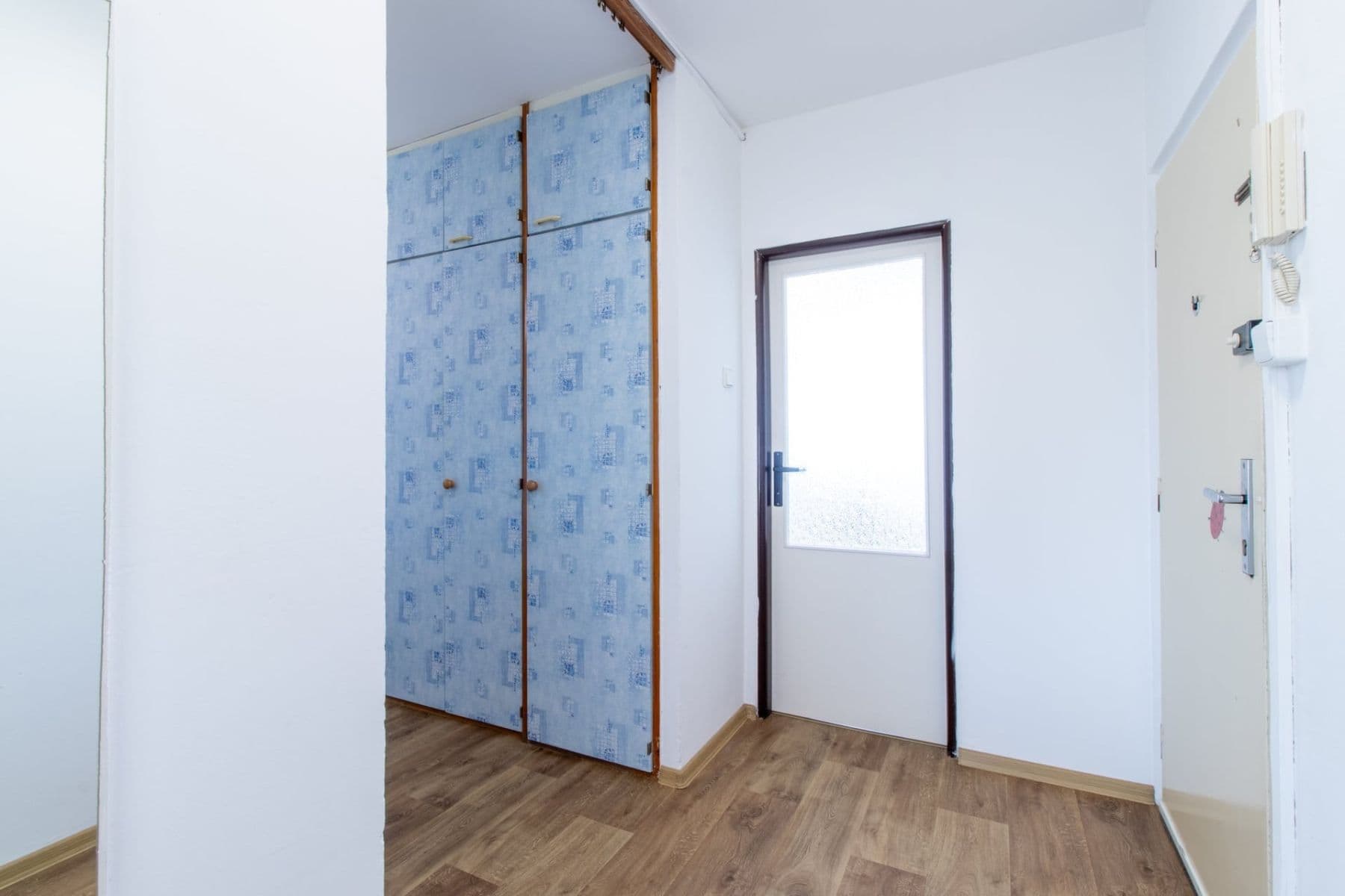 Prenájom bytu 3-izbový 68 m², Rembrandtova, Praha, Praha Prenájom bytu 3-izbový 68 m², Rembrandtova, Praha, Praha