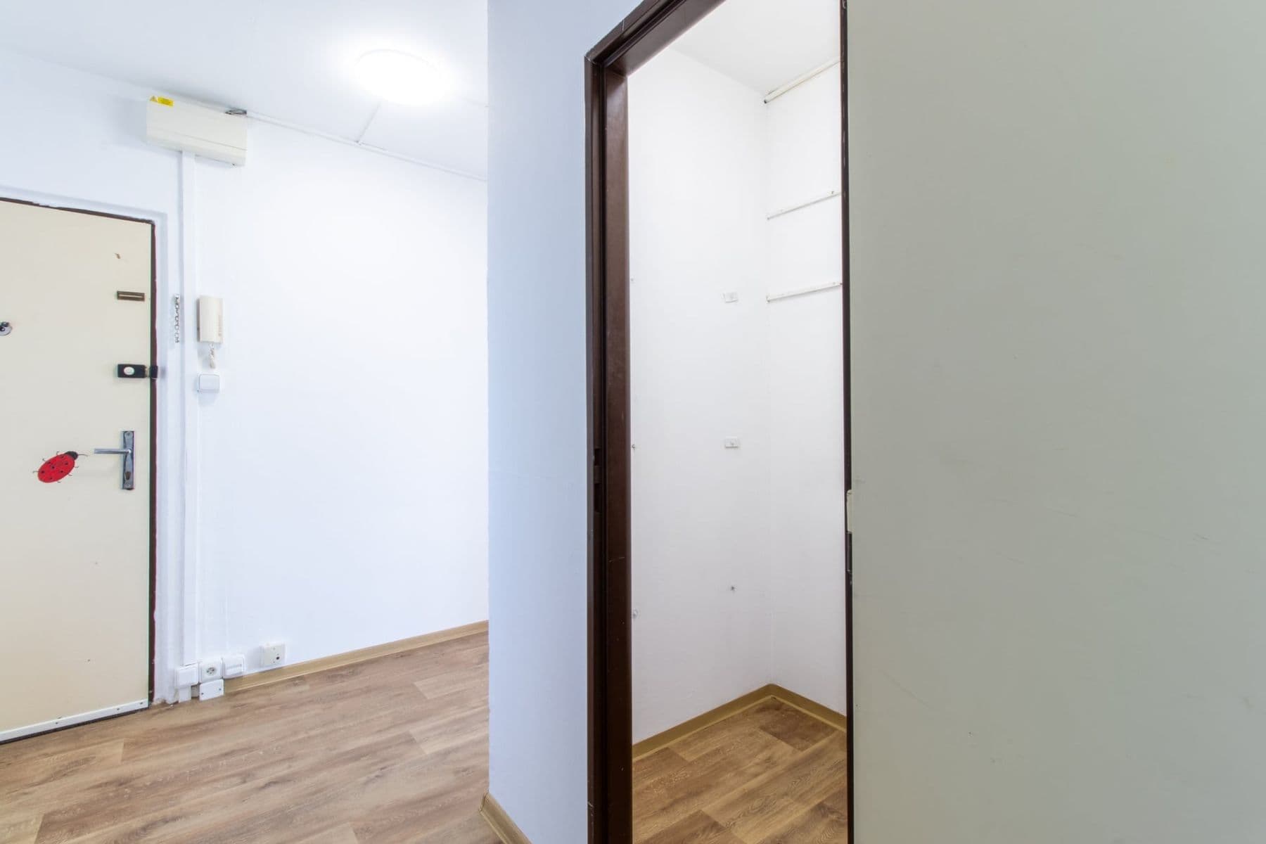 Prenájom bytu 3-izbový 68 m², Rembrandtova, Praha, Praha Prenájom bytu 3-izbový 68 m², Rembrandtova, Praha, Praha