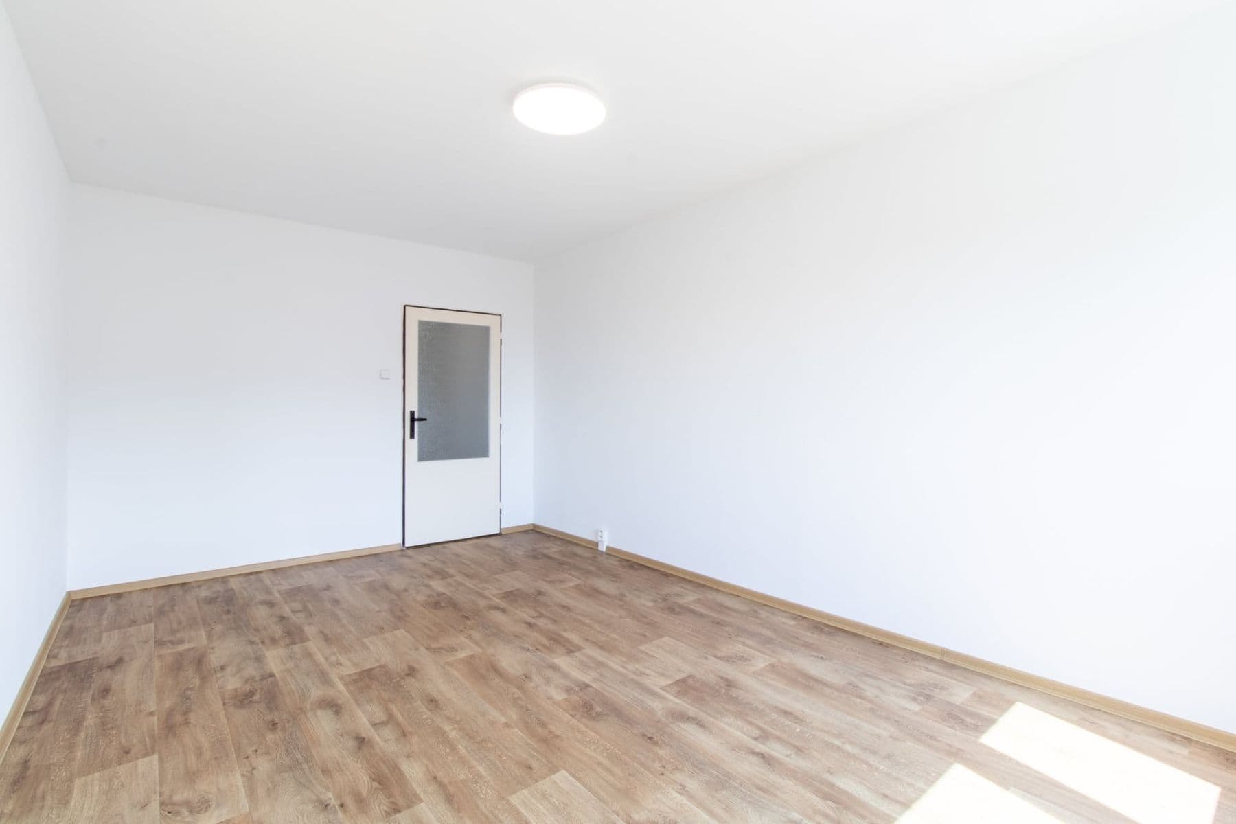Prenájom bytu 3-izbový 68 m², Rembrandtova, Praha, Praha Prenájom bytu 3-izbový 68 m², Rembrandtova, Praha, Praha
