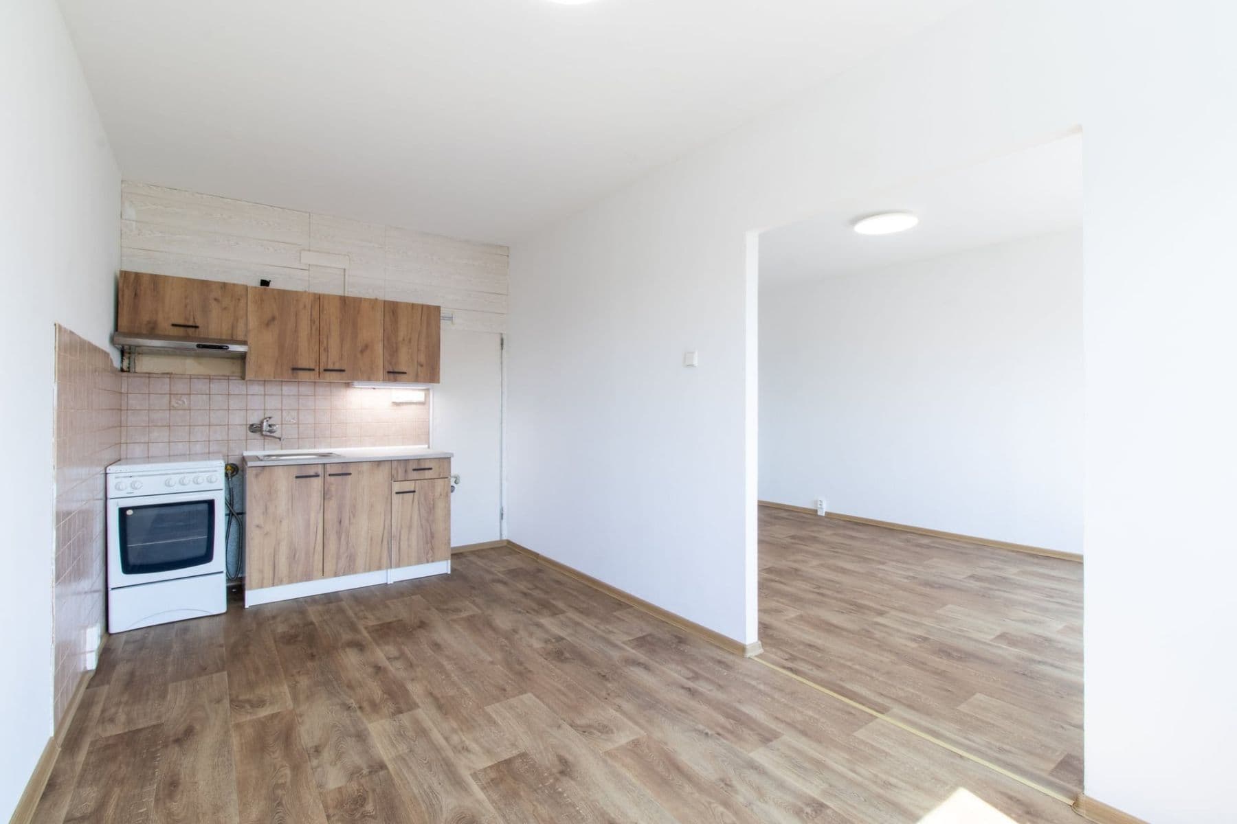 Prenájom bytu 3-izbový 68 m², Rembrandtova, Praha, Praha Prenájom bytu 3-izbový 68 m², Rembrandtova, Praha, Praha