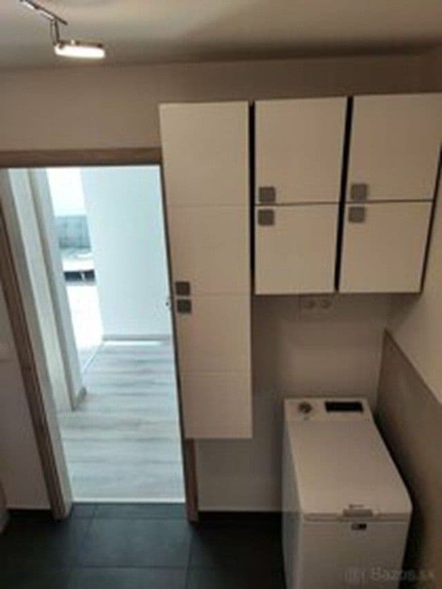 Prenájom bytu 2-izbový 45 m², Ivanská cesta, Ružinov, Bratislavský kraj Prenájom bytu 2-izbový 45 m², Ivanská cesta, Ružinov, Bratislavský kraj