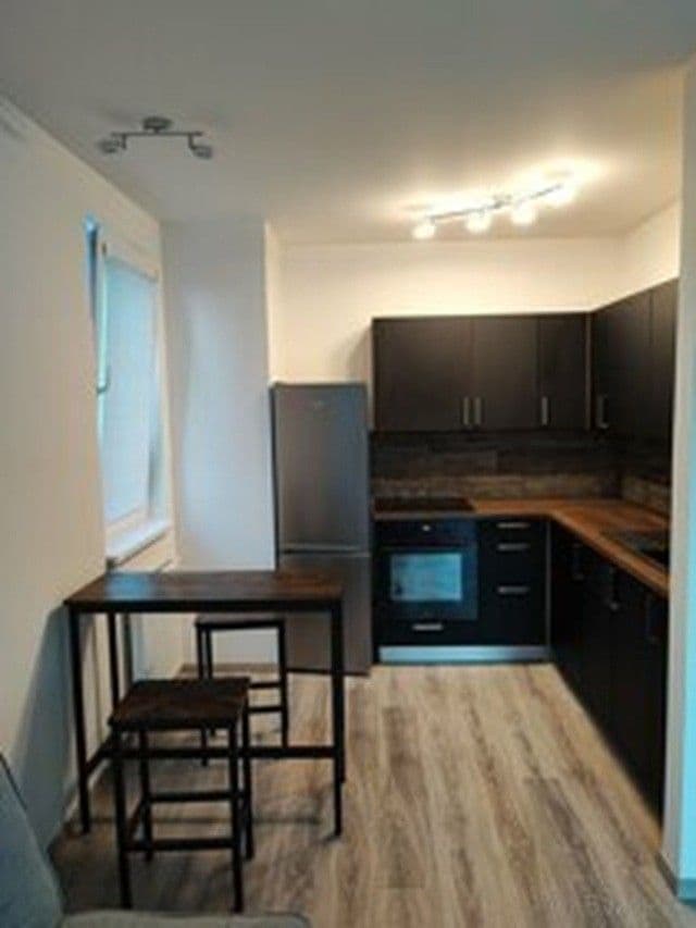 Prenájom bytu 2-izbový 45 m², Ivanská cesta, Ružinov, Bratislavský kraj Prenájom bytu 2-izbový 45 m², Ivanská cesta, Ružinov, Bratislavský kraj