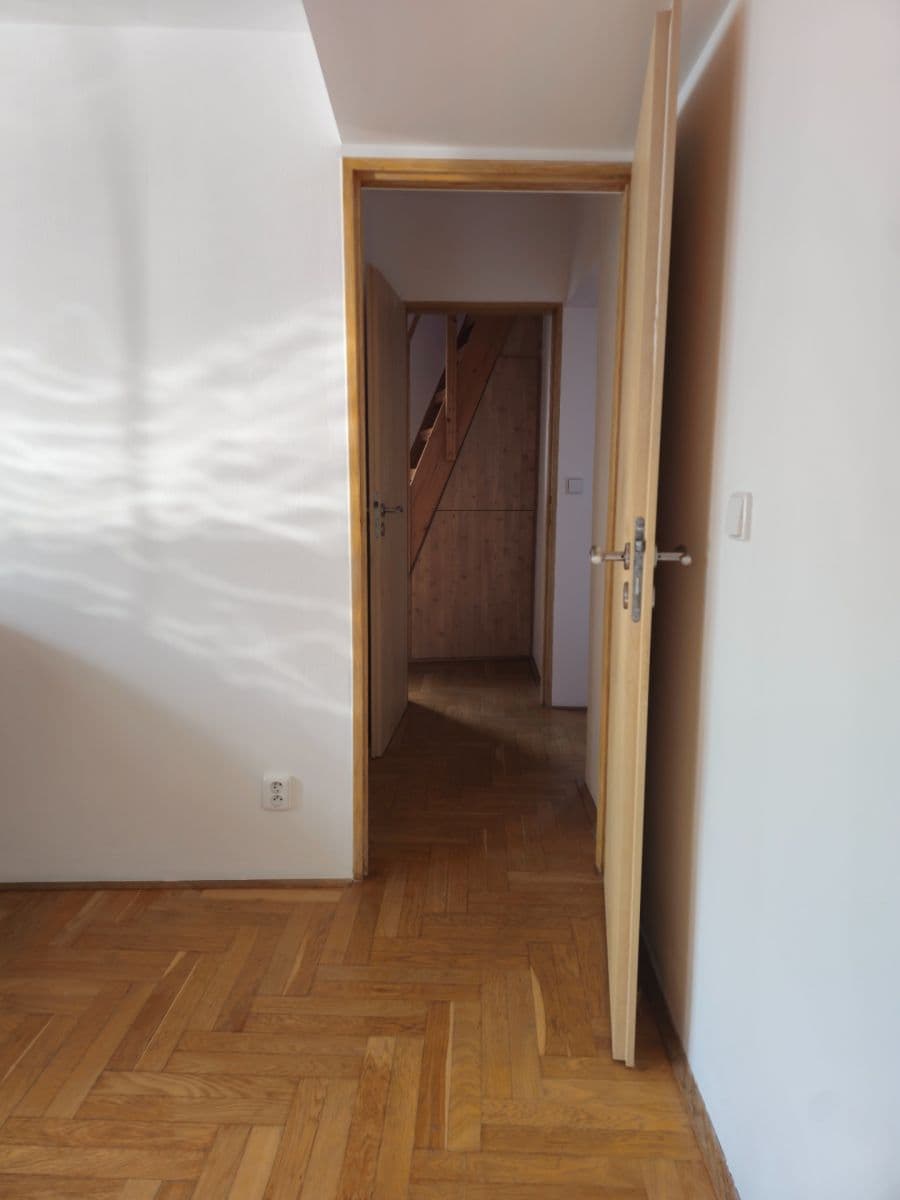 Prenájom bytu 3-izbový 71 m², Staňkovská, Praha, Praha Prenájom bytu 3-izbový 71 m², Staňkovská, Praha, Praha