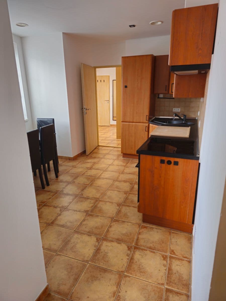Prenájom bytu 3-izbový 71 m², Staňkovská, Praha, Praha Prenájom bytu 3-izbový 71 m², Staňkovská, Praha, Praha