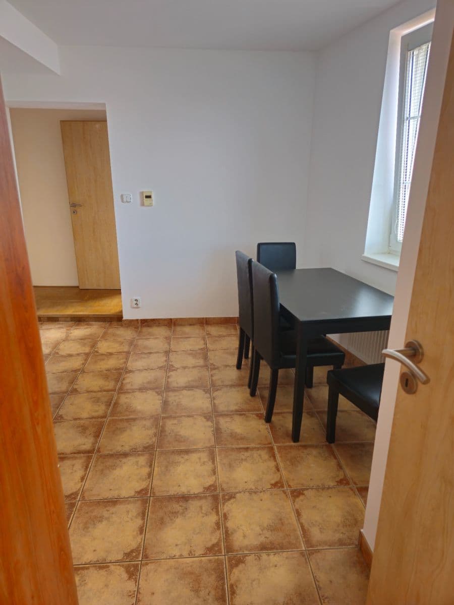 Prenájom bytu 3-izbový 71 m², Staňkovská, Praha, Praha Prenájom bytu 3-izbový 71 m², Staňkovská, Praha, Praha