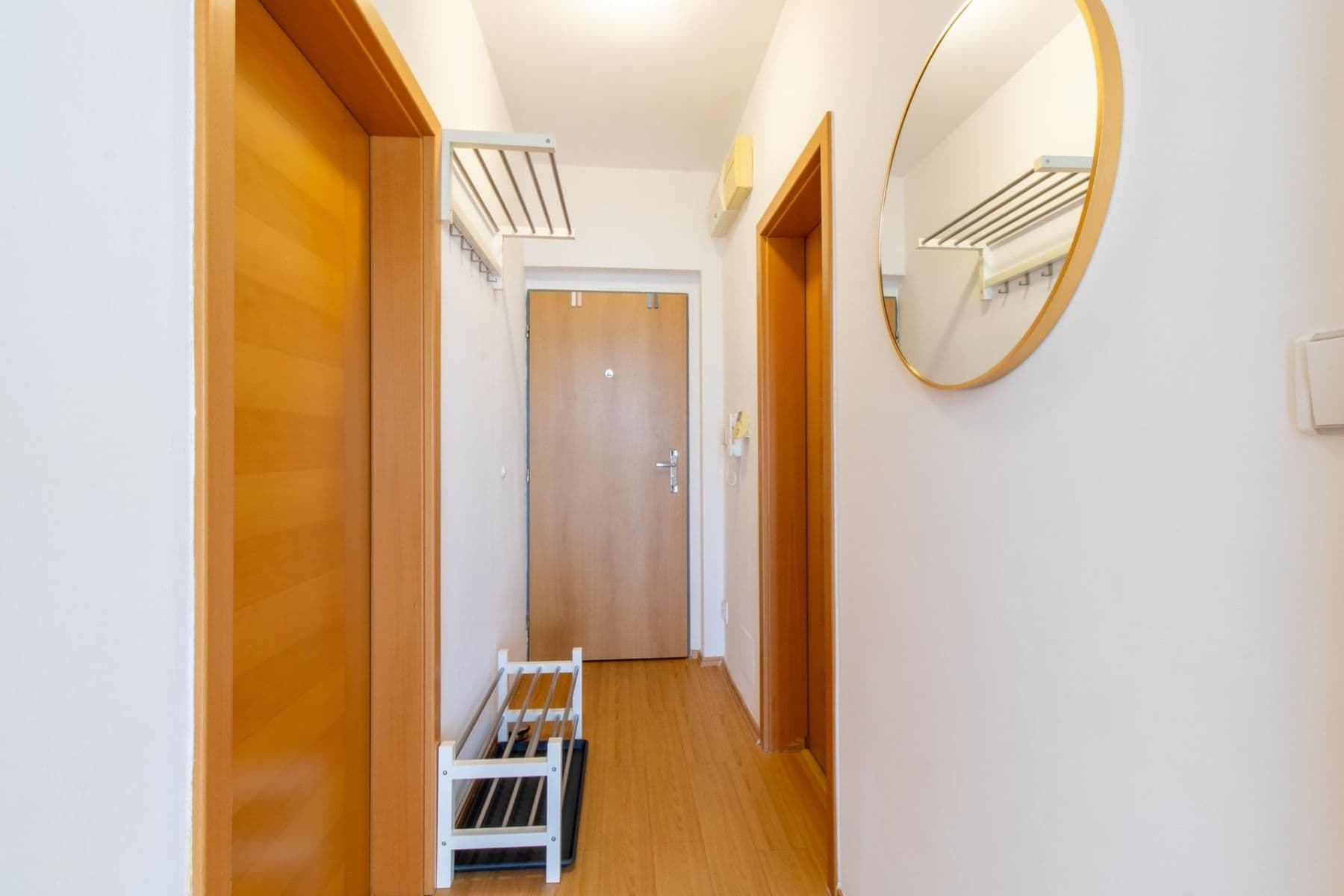 Prenájom bytu 2-izbový 60 m², Nad mlýnským potokem, Praha, Praha Prenájom bytu 2-izbový 60 m², Nad mlýnským potokem, Praha, Praha