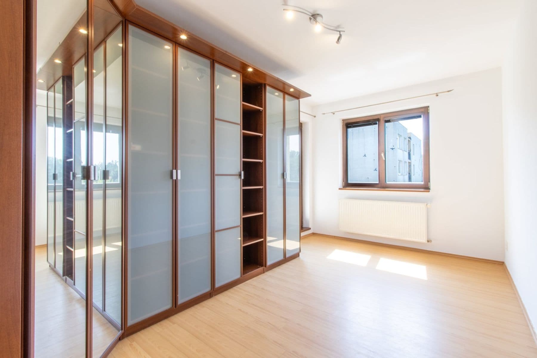 Prenájom bytu 2-izbový 60 m², Nad mlýnským potokem, Praha, Praha Prenájom bytu 2-izbový 60 m², Nad mlýnským potokem, Praha, Praha