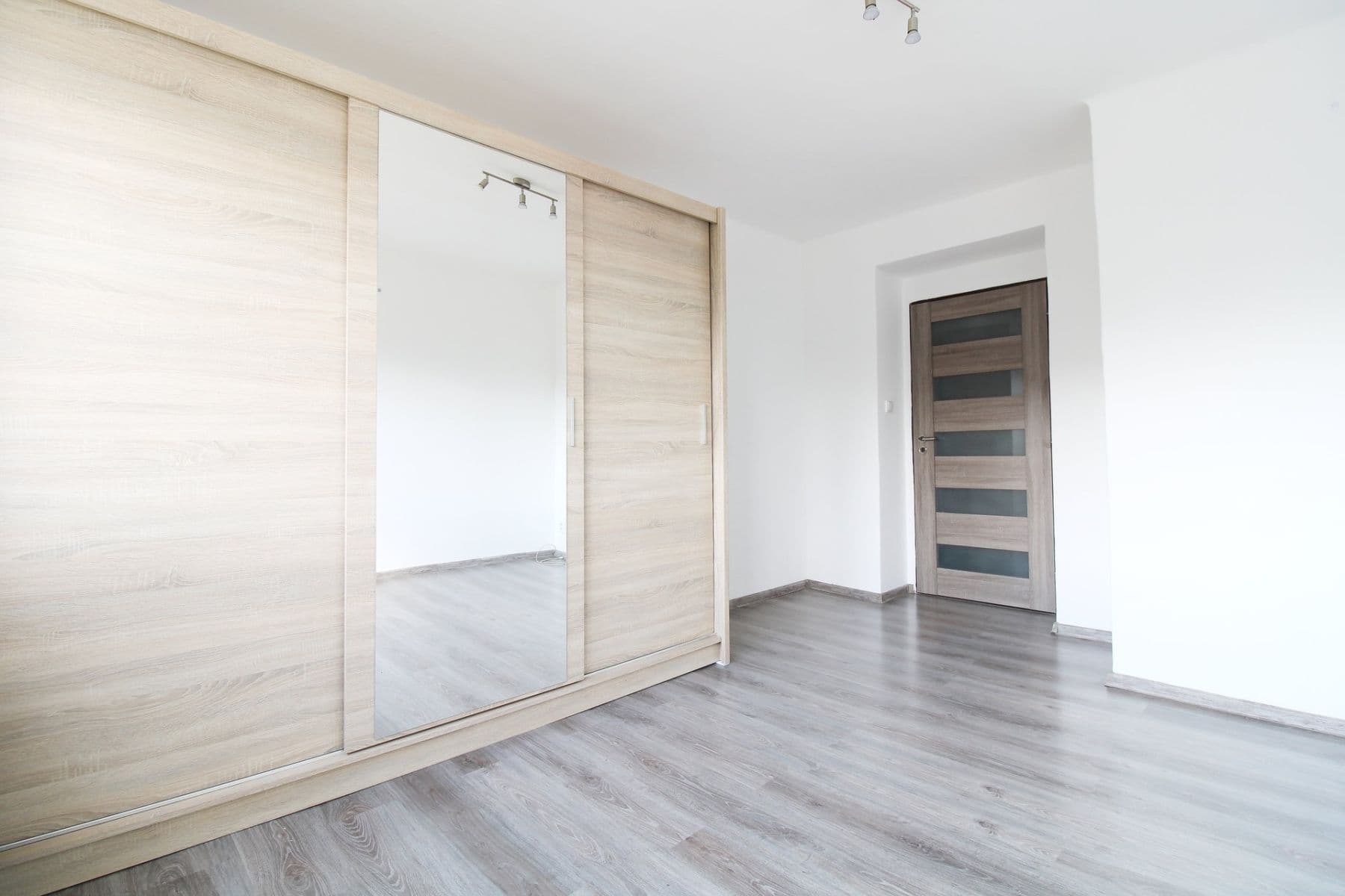 Prenájom bytu 2-izbový 54 m², Jaroslava Foglara, Kladno, Středočeský kraj Prenájom bytu 2-izbový 54 m², Jaroslava Foglara, Kladno, Středočeský kraj