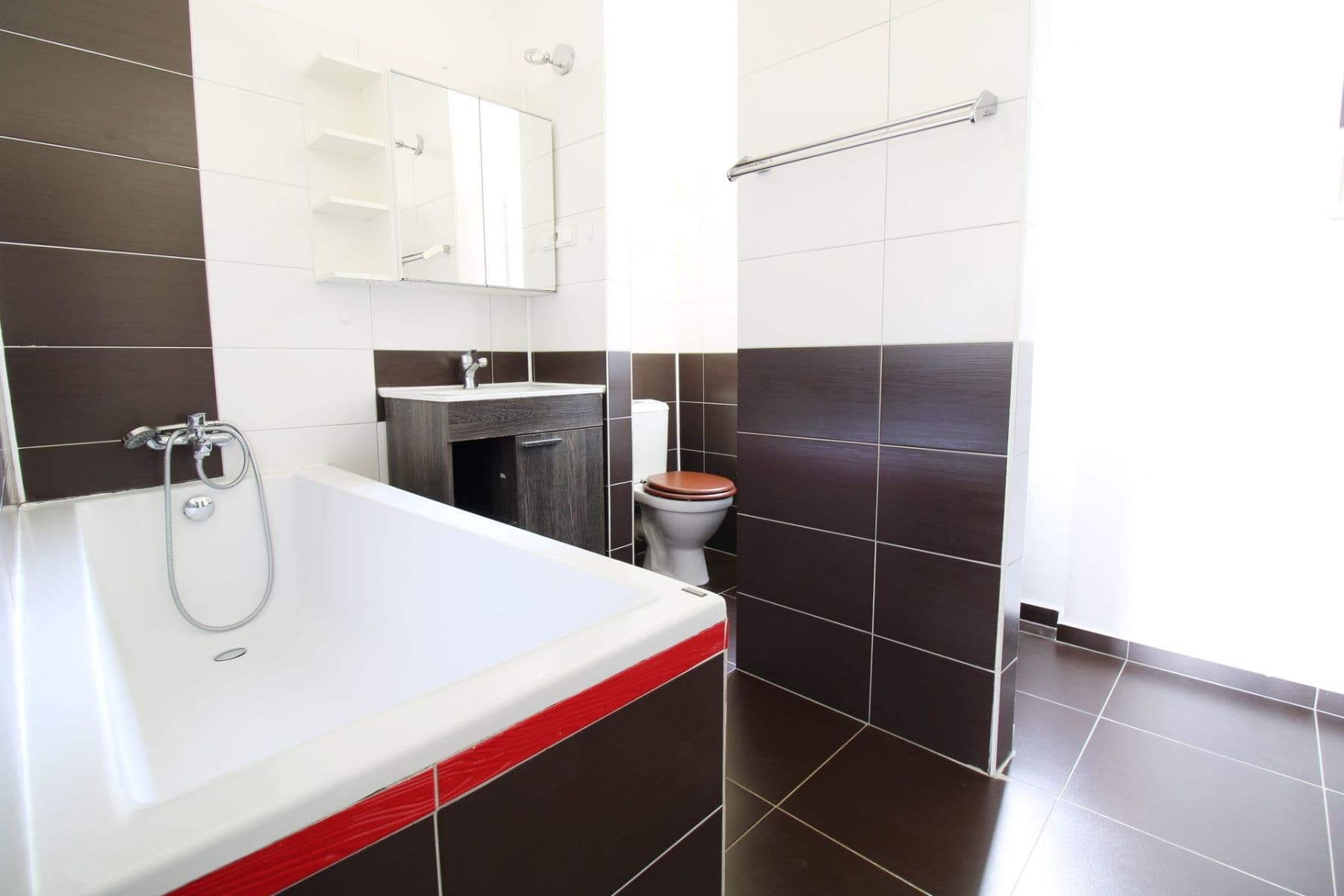 Prenájom bytu 2-izbový 54 m², Jaroslava Foglara, Kladno, Středočeský kraj Prenájom bytu 2-izbový 54 m², Jaroslava Foglara, Kladno, Středočeský kraj