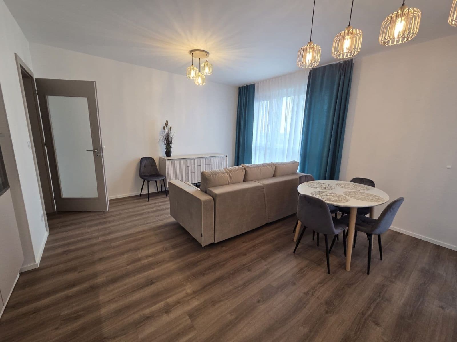 Prenájom bytu 2-izbový 51 m², Arnošta Valenty, Praha, Praha Prenájom bytu 2-izbový 51 m², Arnošta Valenty, Praha, Praha
