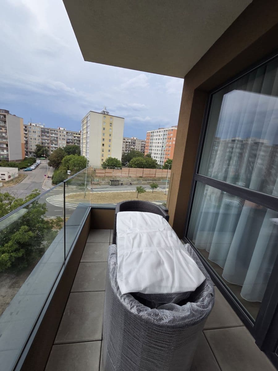 Prenájom bytu 2-izbový 51 m², Arnošta Valenty, Praha, Praha Prenájom bytu 2-izbový 51 m², Arnošta Valenty, Praha, Praha