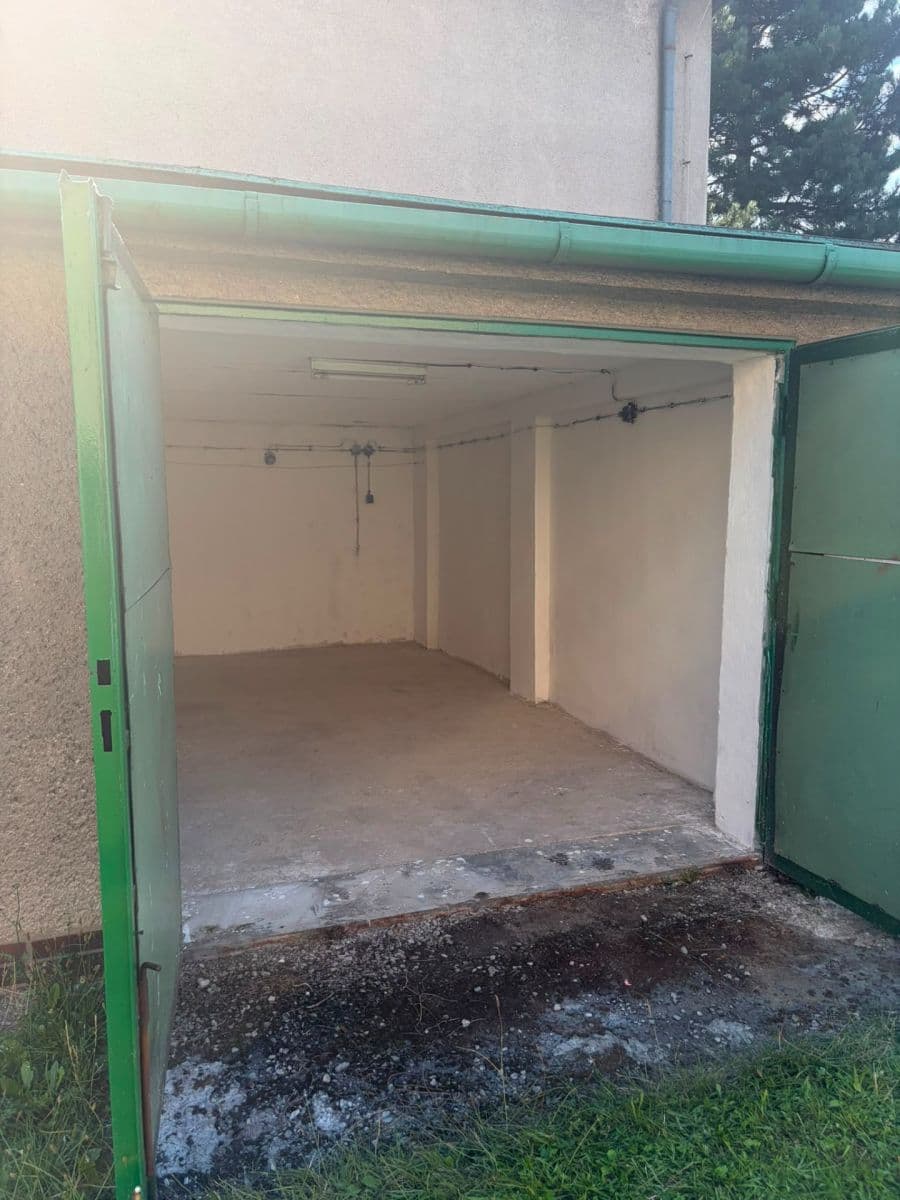 Prenájom garáže 18 m², U Chodníčku, Staré Město, Moravskoslezský kraj Prenájom garáže 18 m², U Chodníčku, Staré Město, Moravskoslezský kraj