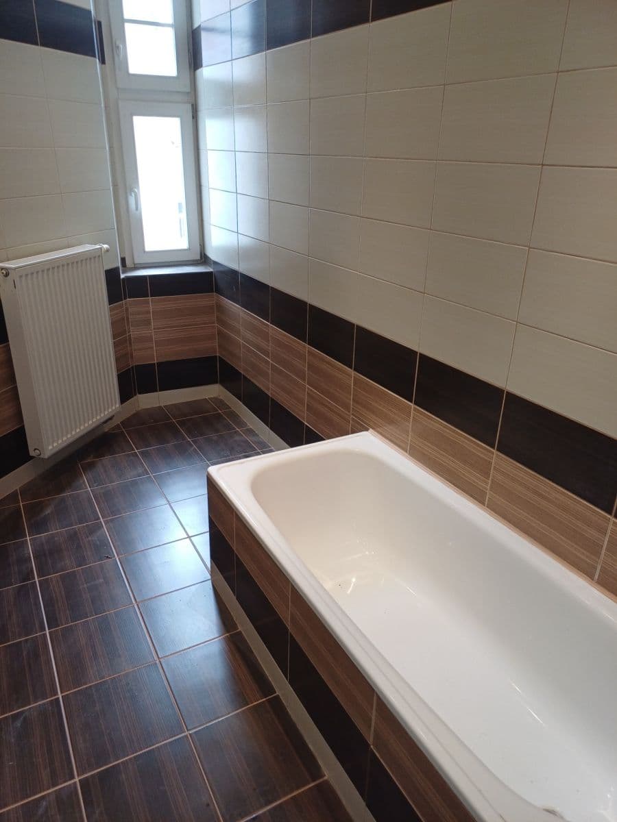 Prenájom bytu 2-izbový 48 m², Madridská, Praha, Praha Prenájom bytu 2-izbový 48 m², Madridská, Praha, Praha