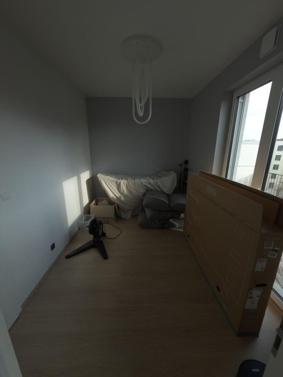 Prenájom bytu 4-izbový 90 m², Bohumila Landy, Kladno, Středočeský kraj Prenájom bytu 4-izbový 90 m², Bohumila Landy, Kladno, Středočeský kraj