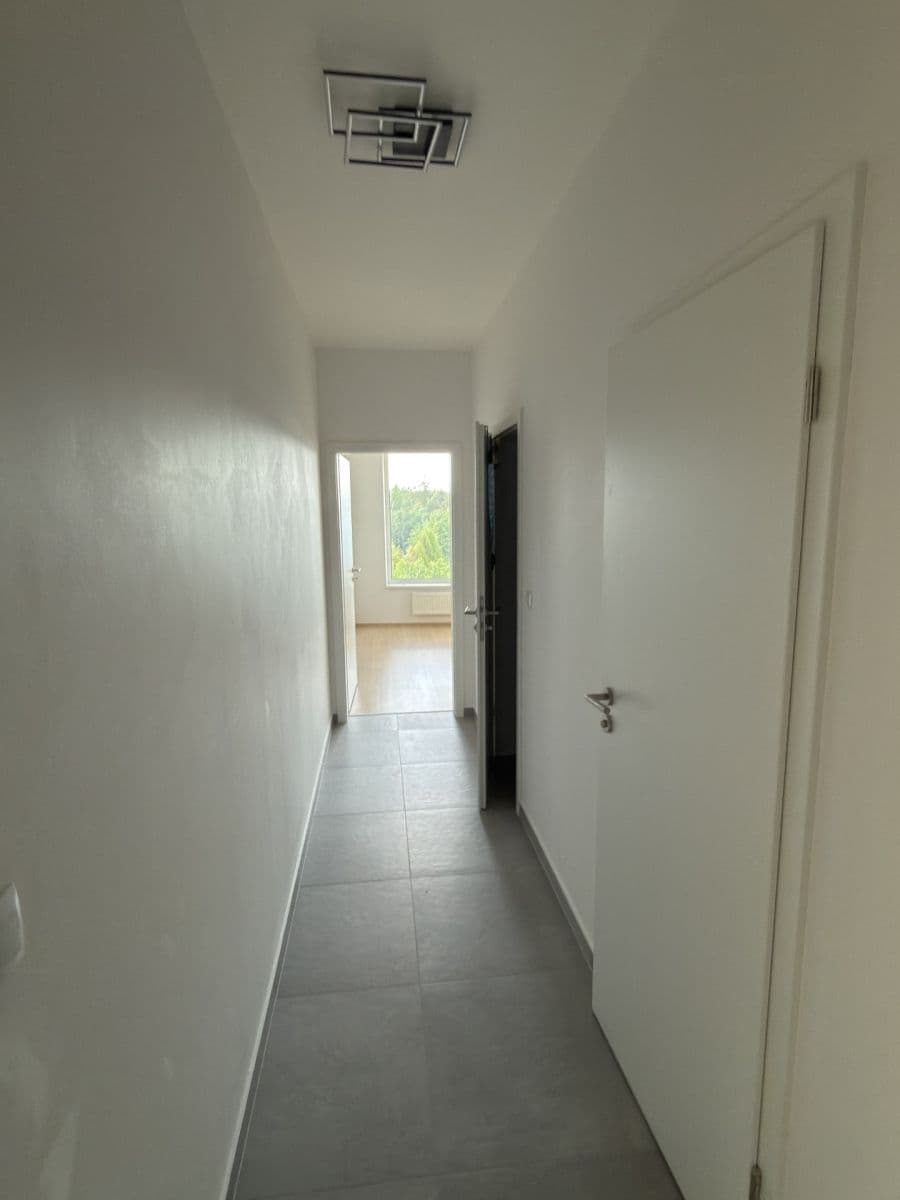 Prenájom bytu 4-izbový 90 m², Bohumila Landy, Kladno, Středočeský kraj Prenájom bytu 4-izbový 90 m², Bohumila Landy, Kladno, Středočeský kraj