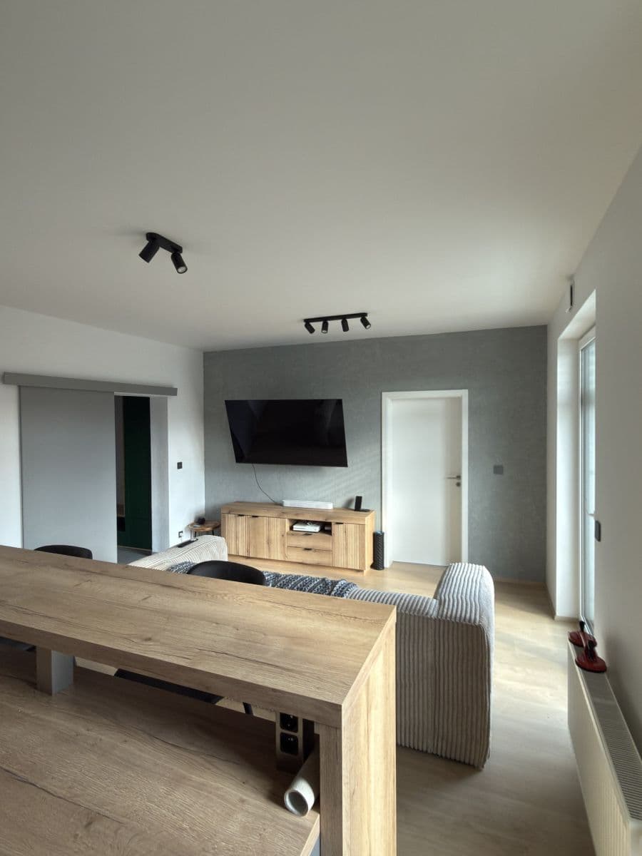Prenájom bytu 4-izbový 90 m², Bohumila Landy, Kladno, Středočeský kraj Prenájom bytu 4-izbový 90 m², Bohumila Landy, Kladno, Středočeský kraj