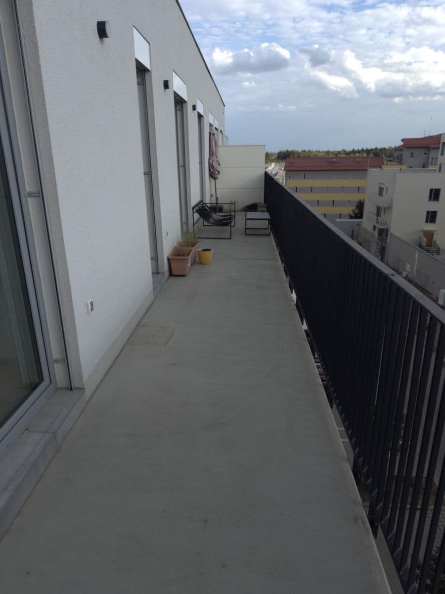 Prenájom bytu 4-izbový 90 m², Bohumila Landy, Kladno, Středočeský kraj Prenájom bytu 4-izbový 90 m², Bohumila Landy, Kladno, Středočeský kraj