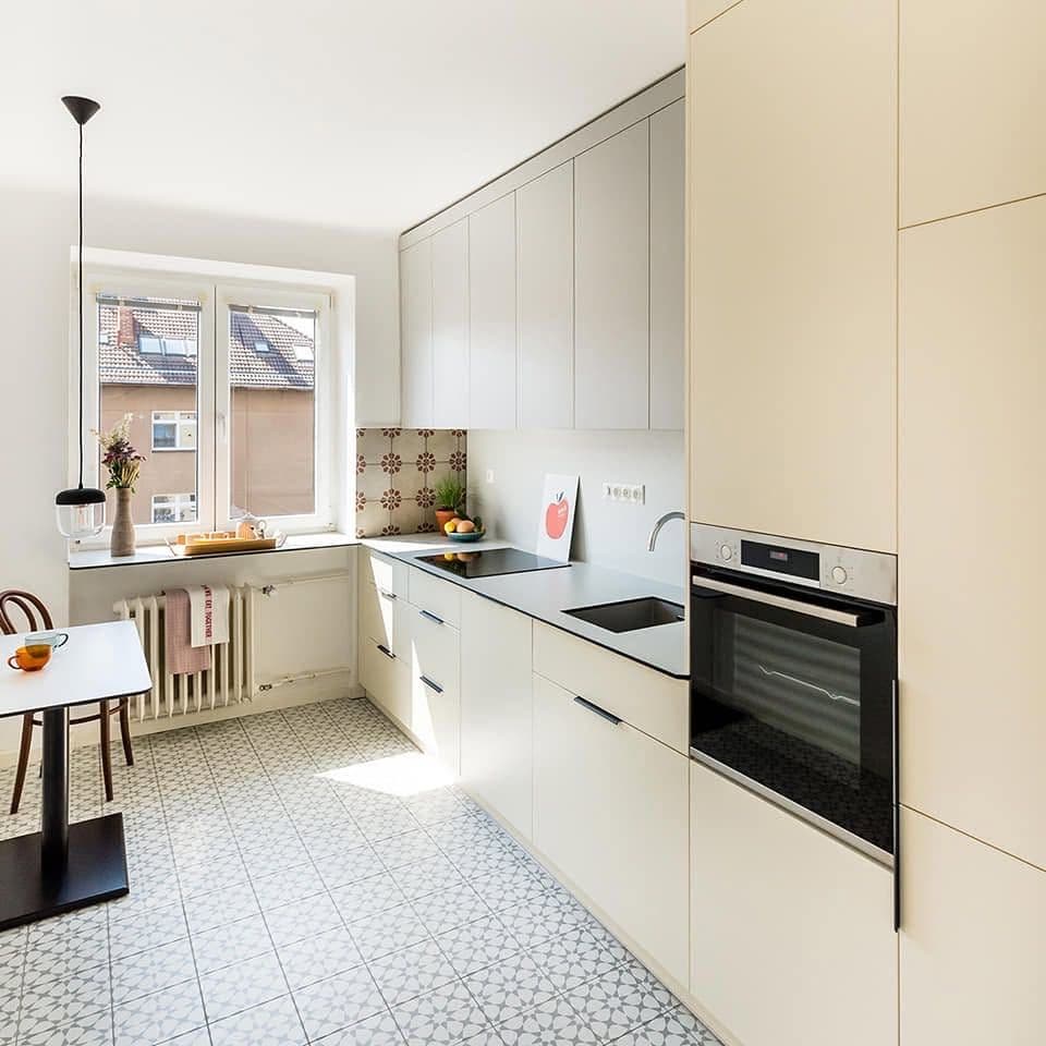 Prenájom bytu 2-izbový 54 m², 28. pluku, Praha, Praha Prenájom bytu 2-izbový 54 m², 28. pluku, Praha, Praha